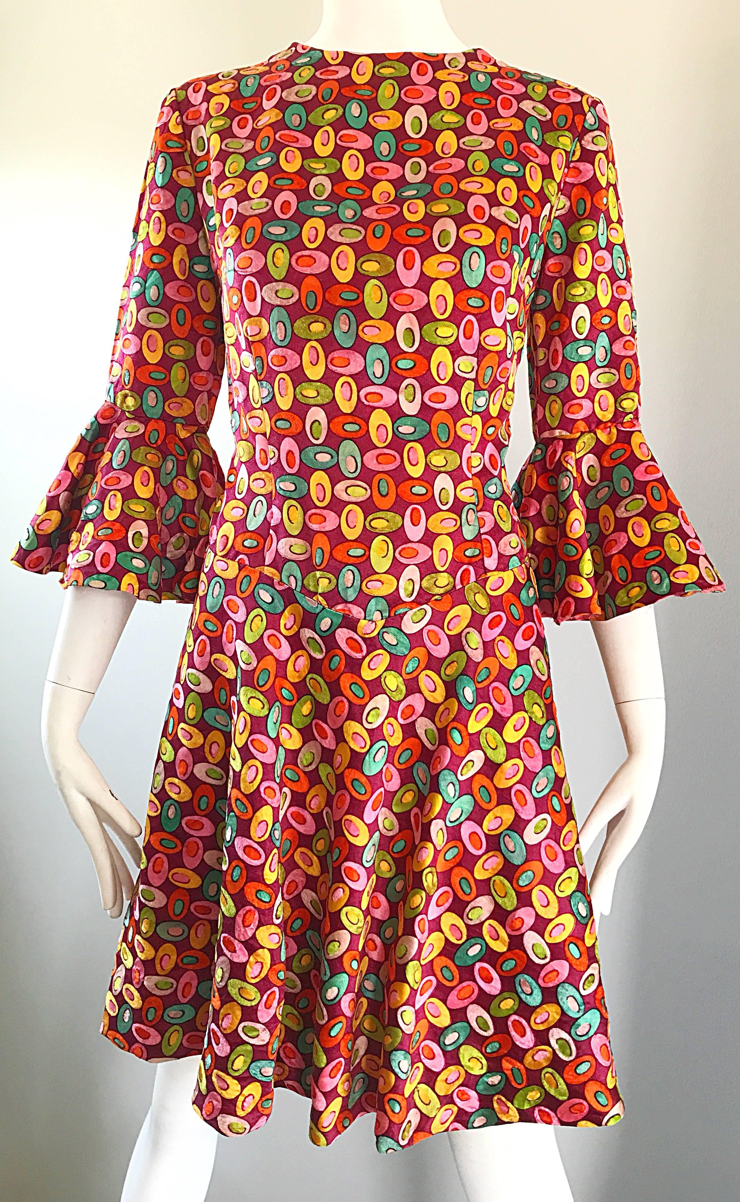 Chic 1960s Pucci Style Bell Sleeve Olive Print Silk Vintage 60s A Line Dress For Sale 1