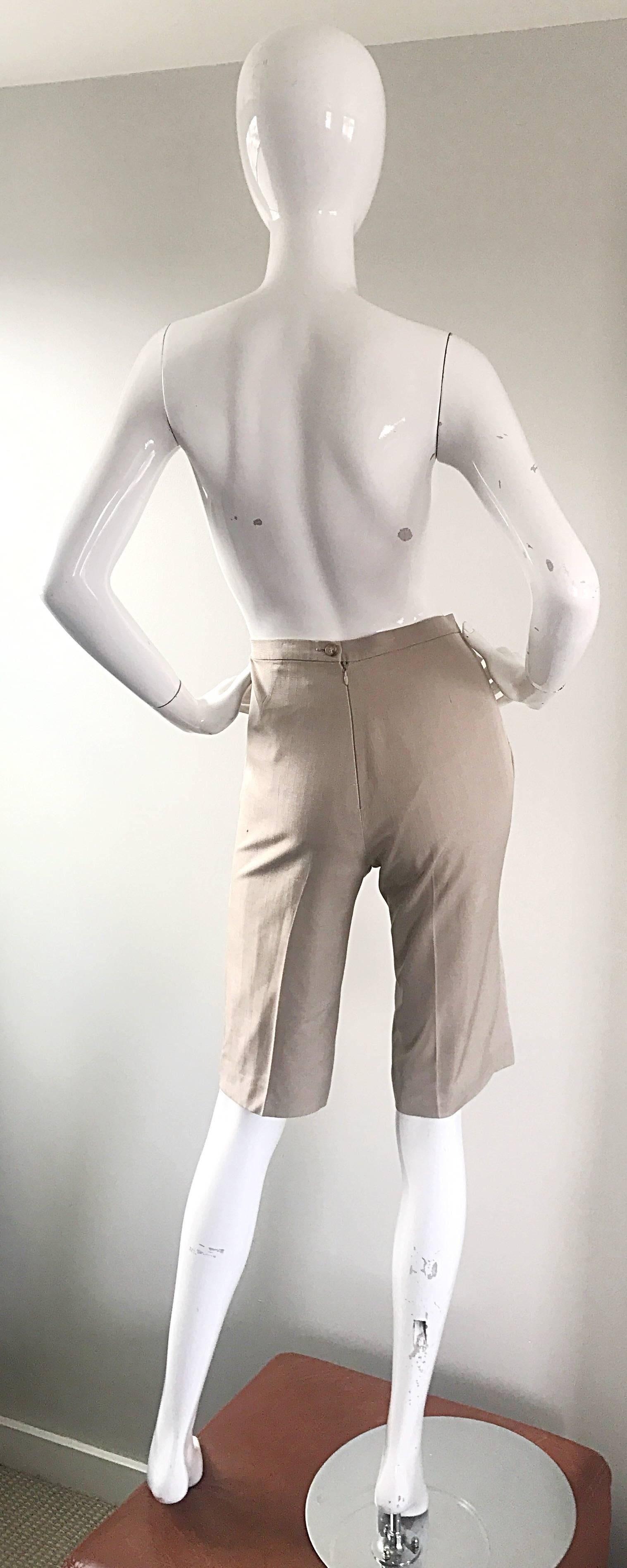 Vintage Michael Kors Collection 1990s Khaki Silk Cropped Capri Pants Shorts Sz 6 In Excellent Condition In San Diego, CA