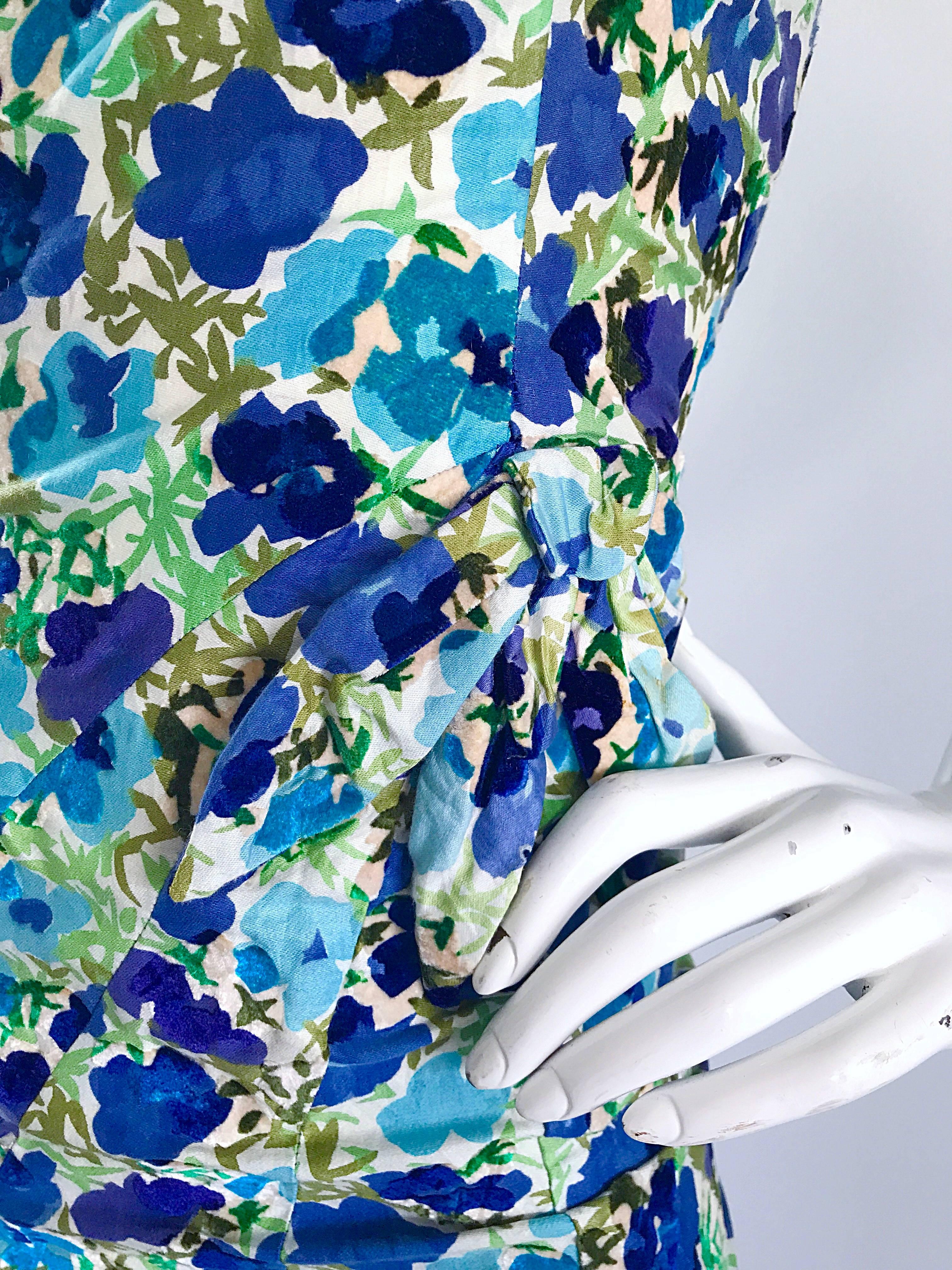 1950er Alix of Miami Vintage 50er Jahre Kleid in Blau + Grün mit Blumenmuster, Größe 14 Plus Größe im Zustand „Hervorragend“ im Angebot in San Diego, CA
