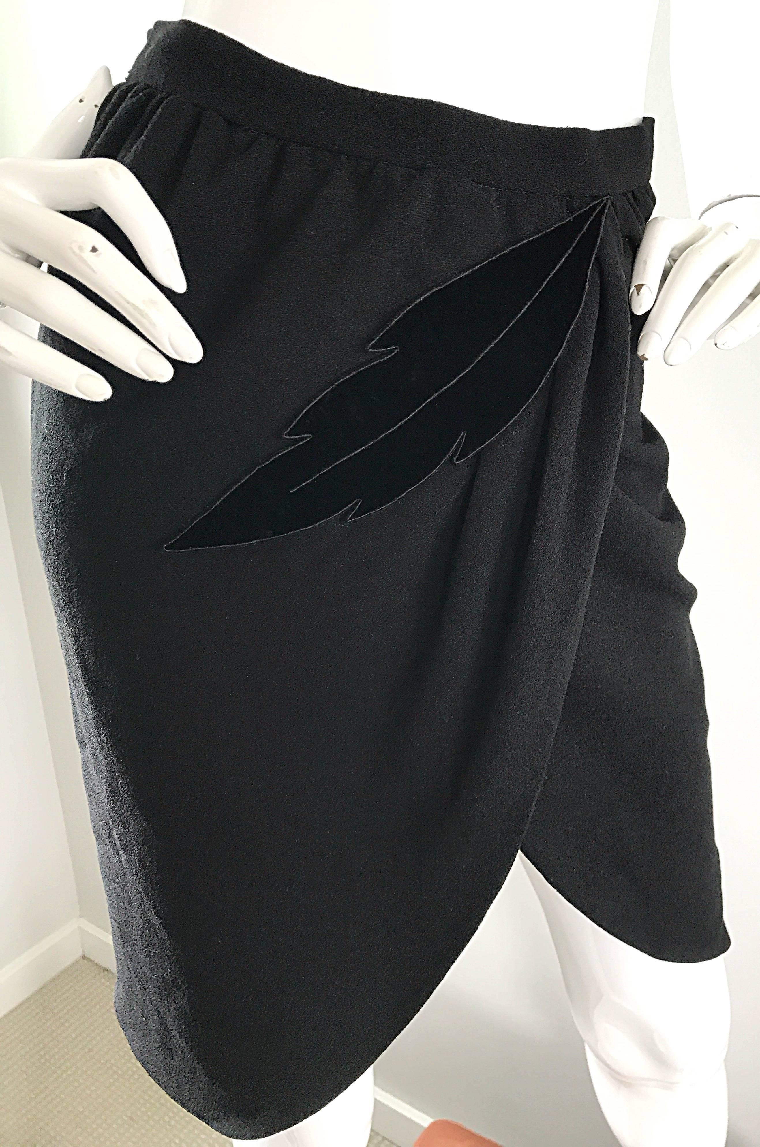 Vintage Valentino Black Wool + Velvet Sz 4 Leaf Motif High Waisted Pencil Skirt For Sale 1