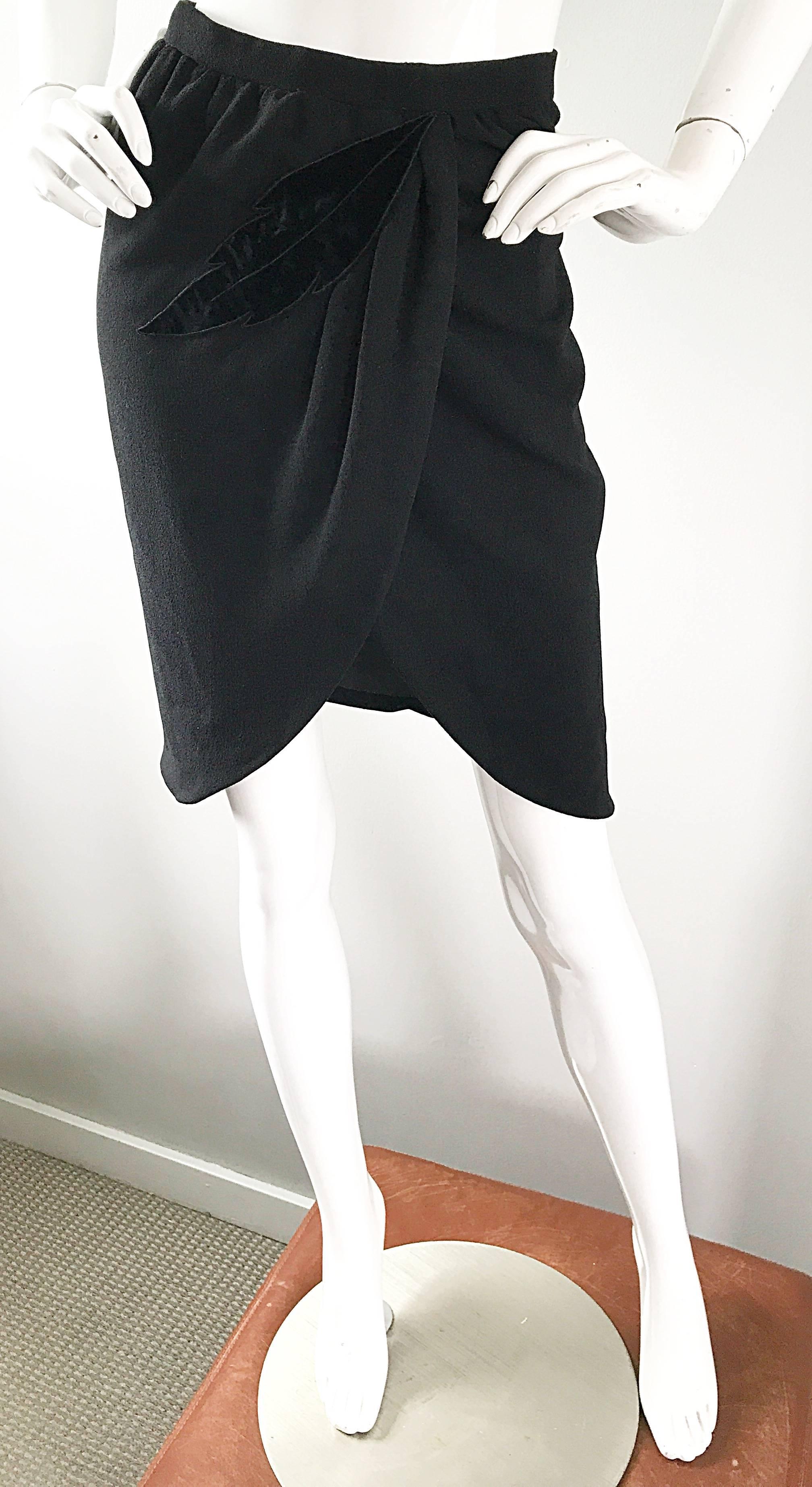 Vintage Valentino Black Wool + Velvet Sz 4 Leaf Motif High Waisted Pencil Skirt For Sale 2