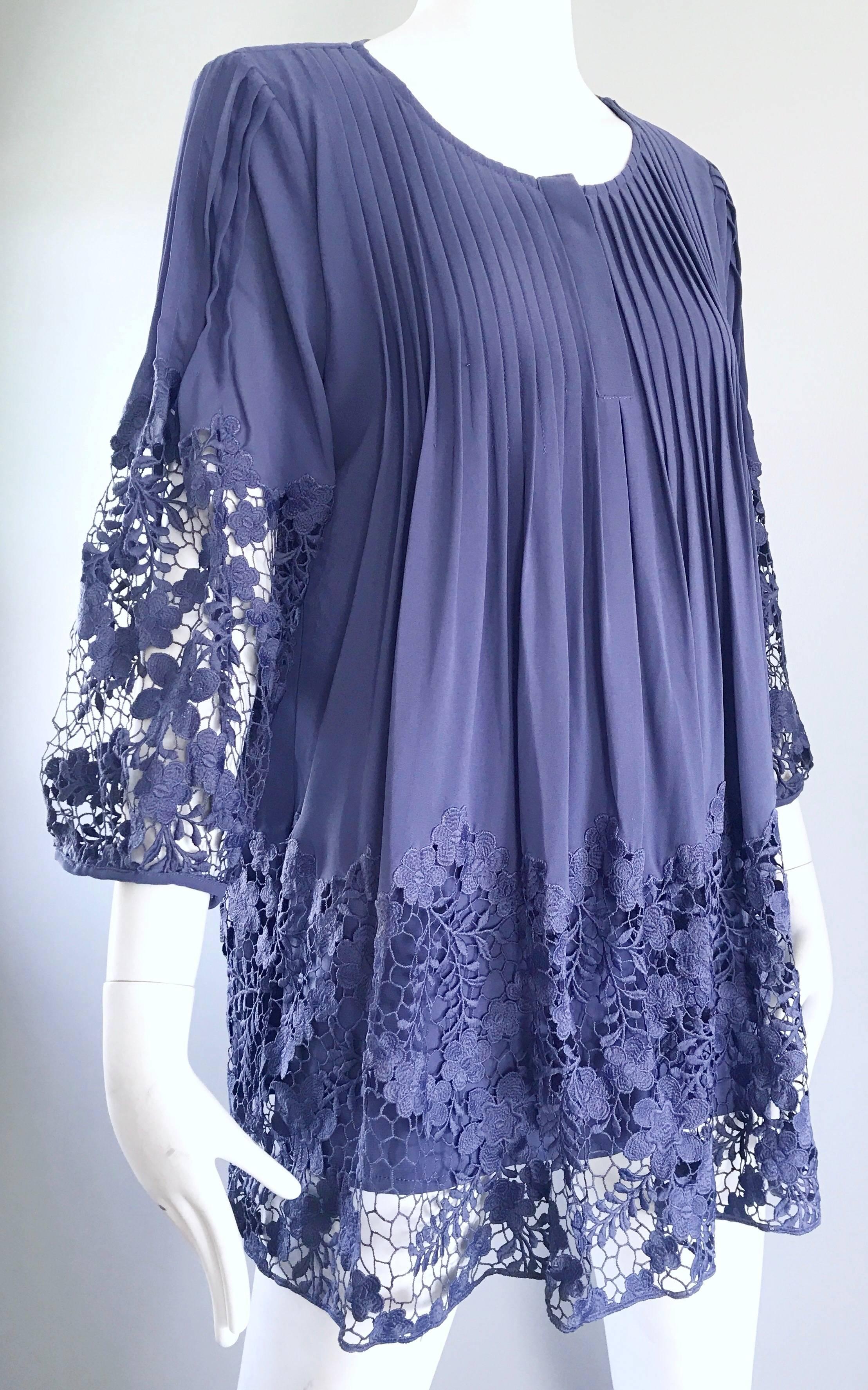 Enzo Gevonni Vintage Perwinkle Púrpura Babydoll de ganchillo Vintage Mini Vestido Túnica Gris en venta