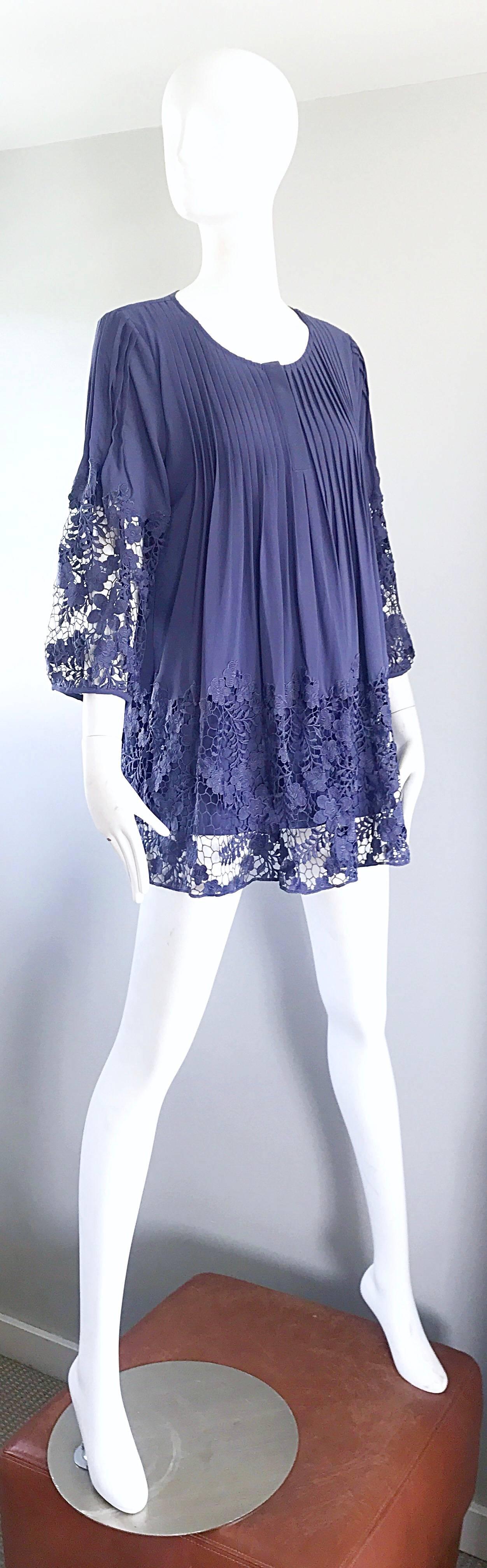 Enzo Gevonni Vintage Perwinkle Purple Crochet Babydoll Vintage Mini Dress Tunic In Excellent Condition For Sale In San Diego, CA