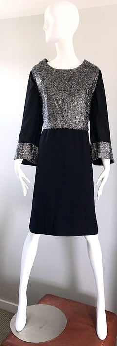 Chic 1960s Plus Size 16 / 18 Silver + Black 60s Vintage Bell Sleeve Shift Dress