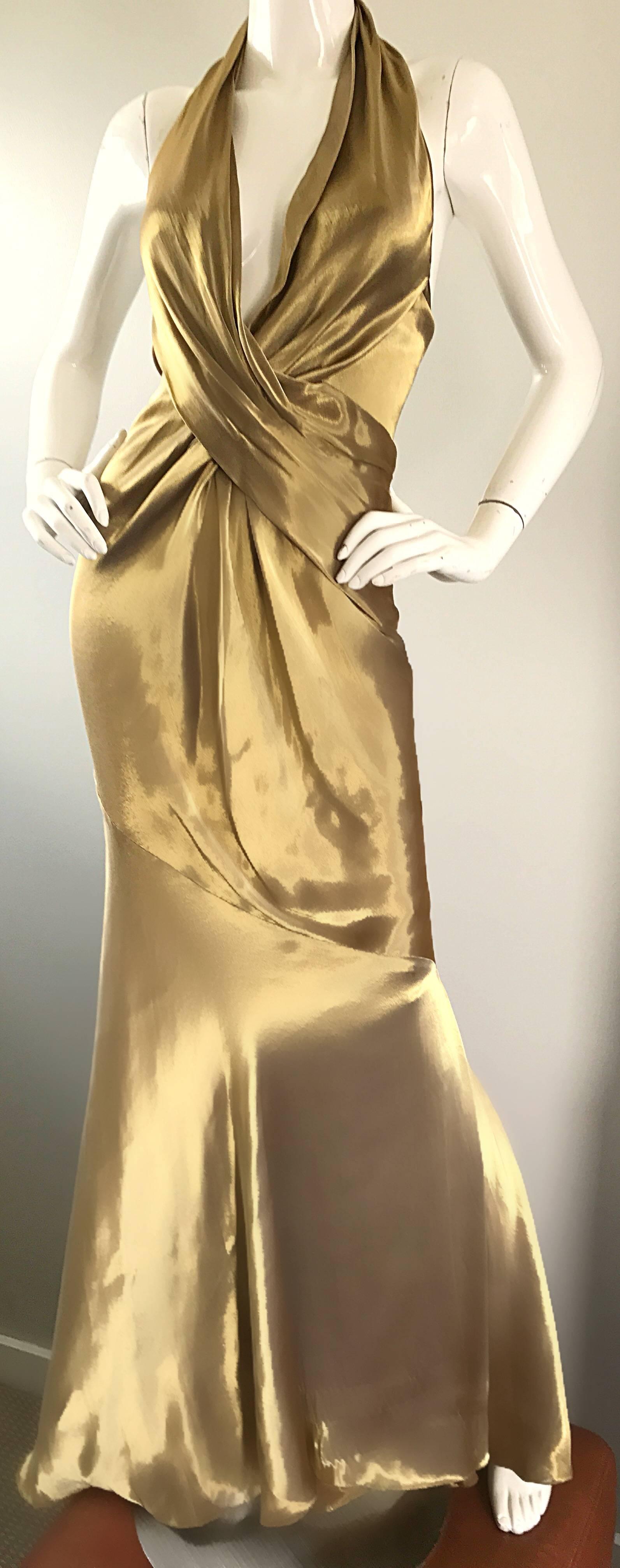 Stunning Vintage Donna Karan 1990s Liquid Gold Silk Plunging 90s Halter Gown In Excellent Condition In San Diego, CA