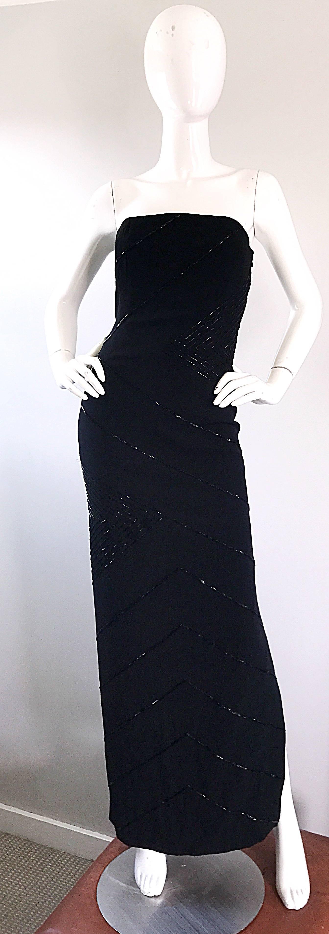 Vintage BIll Blass Black 1990s Beaded Size 6 / 8 90s Strapless Evening Dress For Sale 2