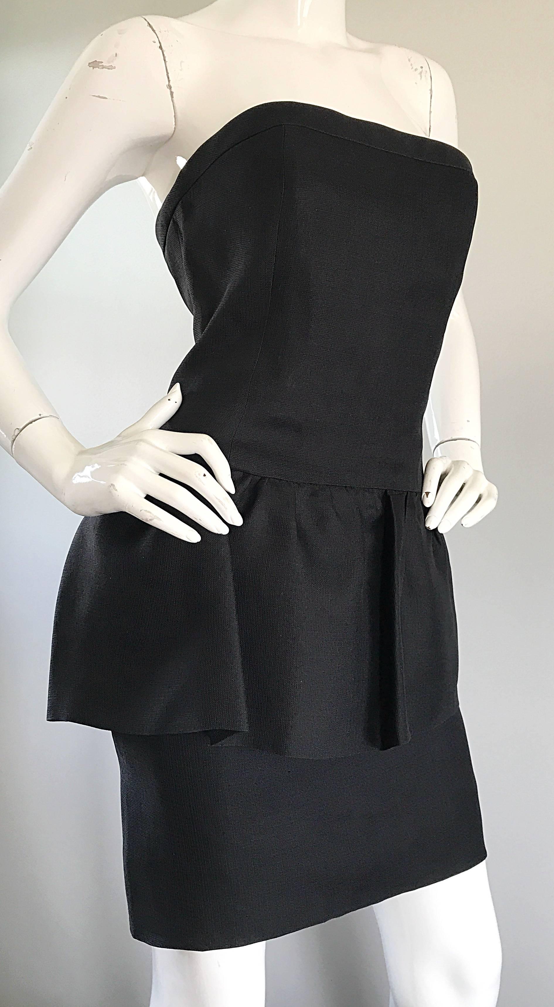 Yves Saint Laurent Rive Gauche 1980er Jahre Vintage Schwarzes trägerloses Schößchenkleid Damen im Angebot