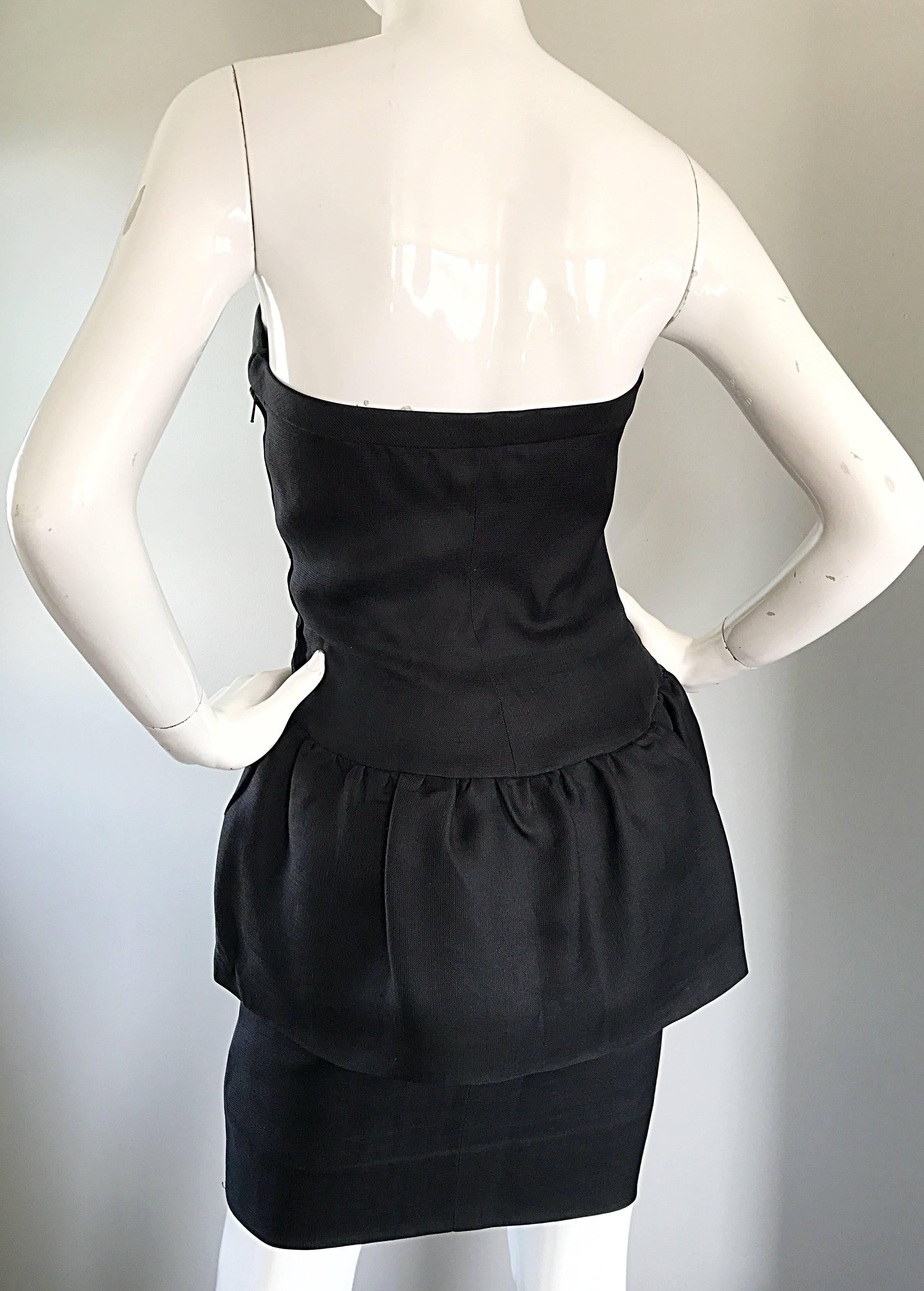 Yves Saint Laurent Rive Gauche 1980er Jahre Vintage Schwarzes trägerloses Schößchenkleid im Angebot 1