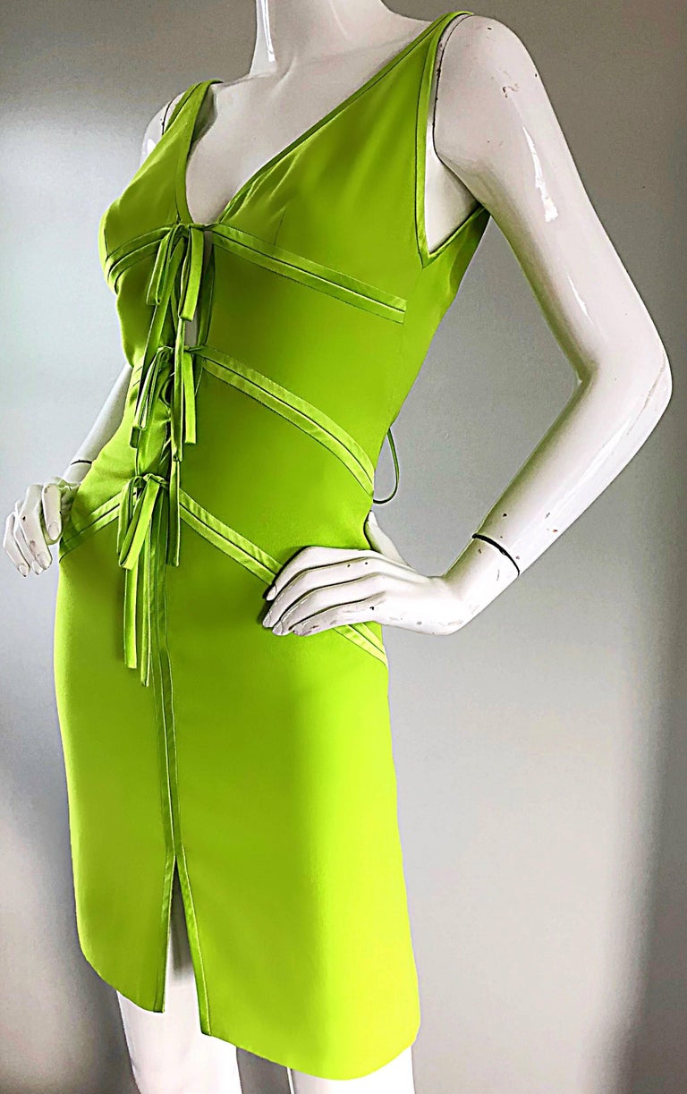 Vintage Valentino Lime Green 1990s Cut - Out Bodycon Sexy Size 4 Silk 90s Dress For Sale 3