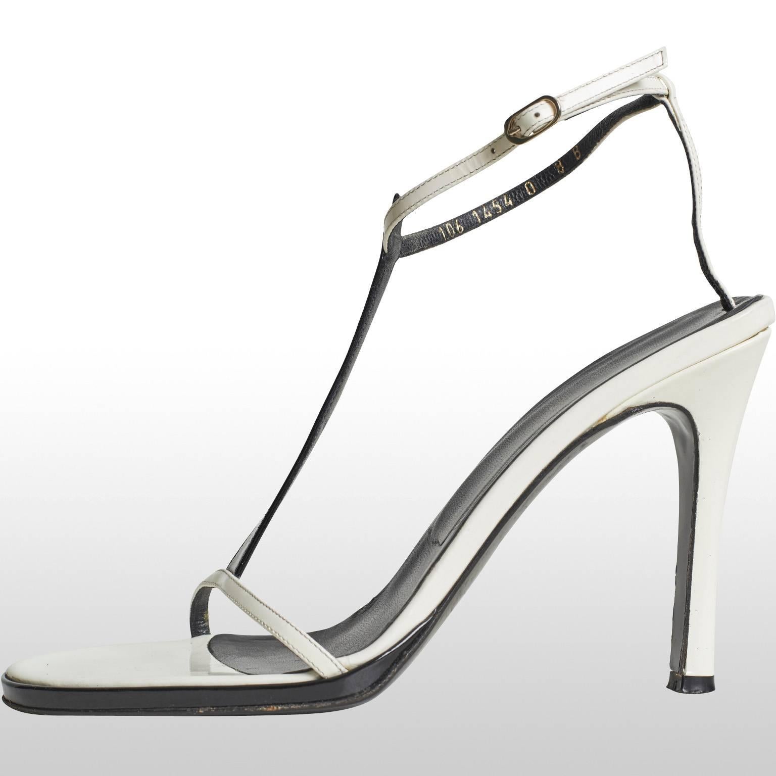 Gray Gucci Black and White Strappy Heeled Sandals Approx Size UK 6  For Sale