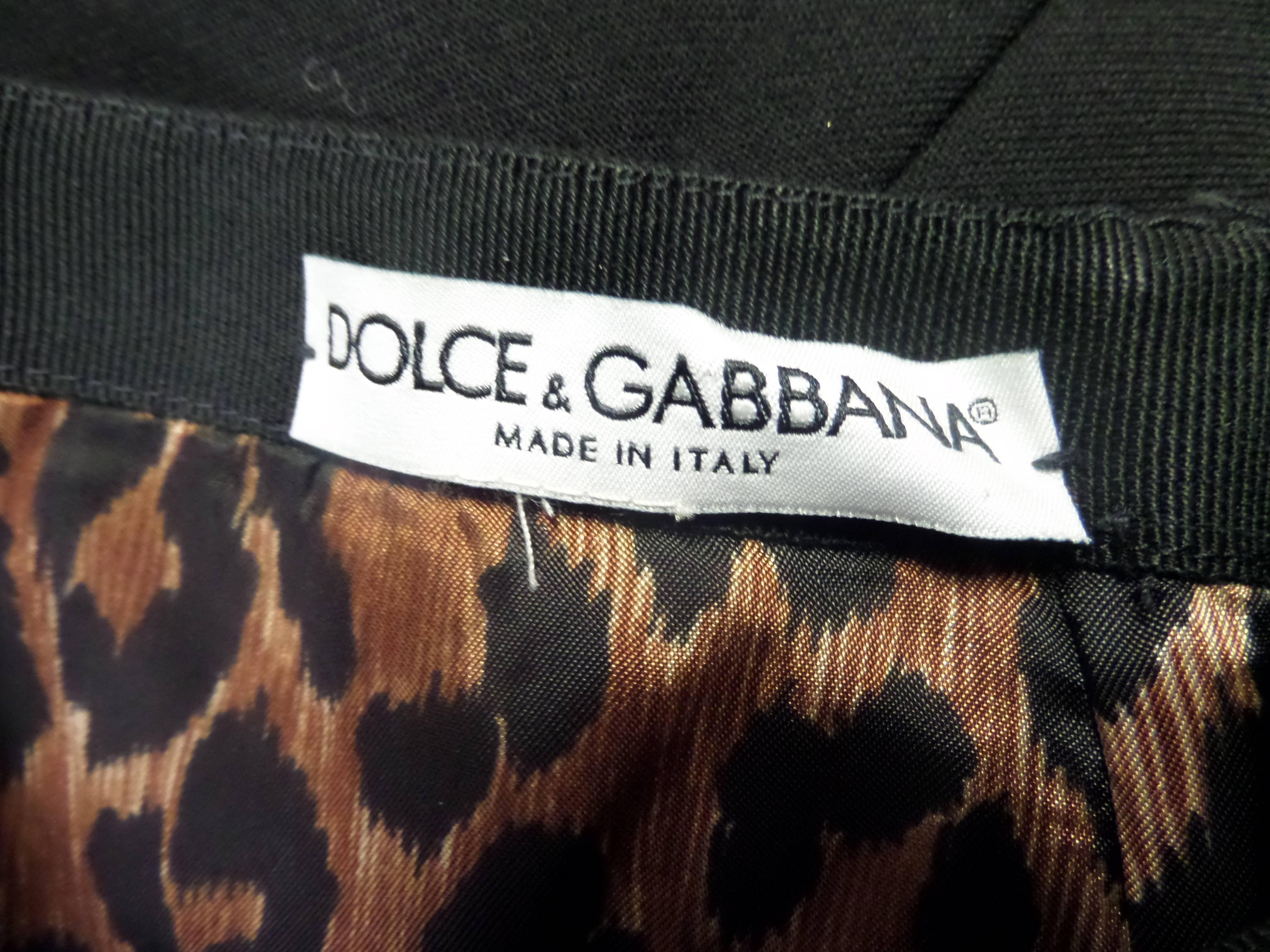 Dolce and Gabbana Black Mini Skirt with Leopard Print Lining Size UK 10 For Sale 2
