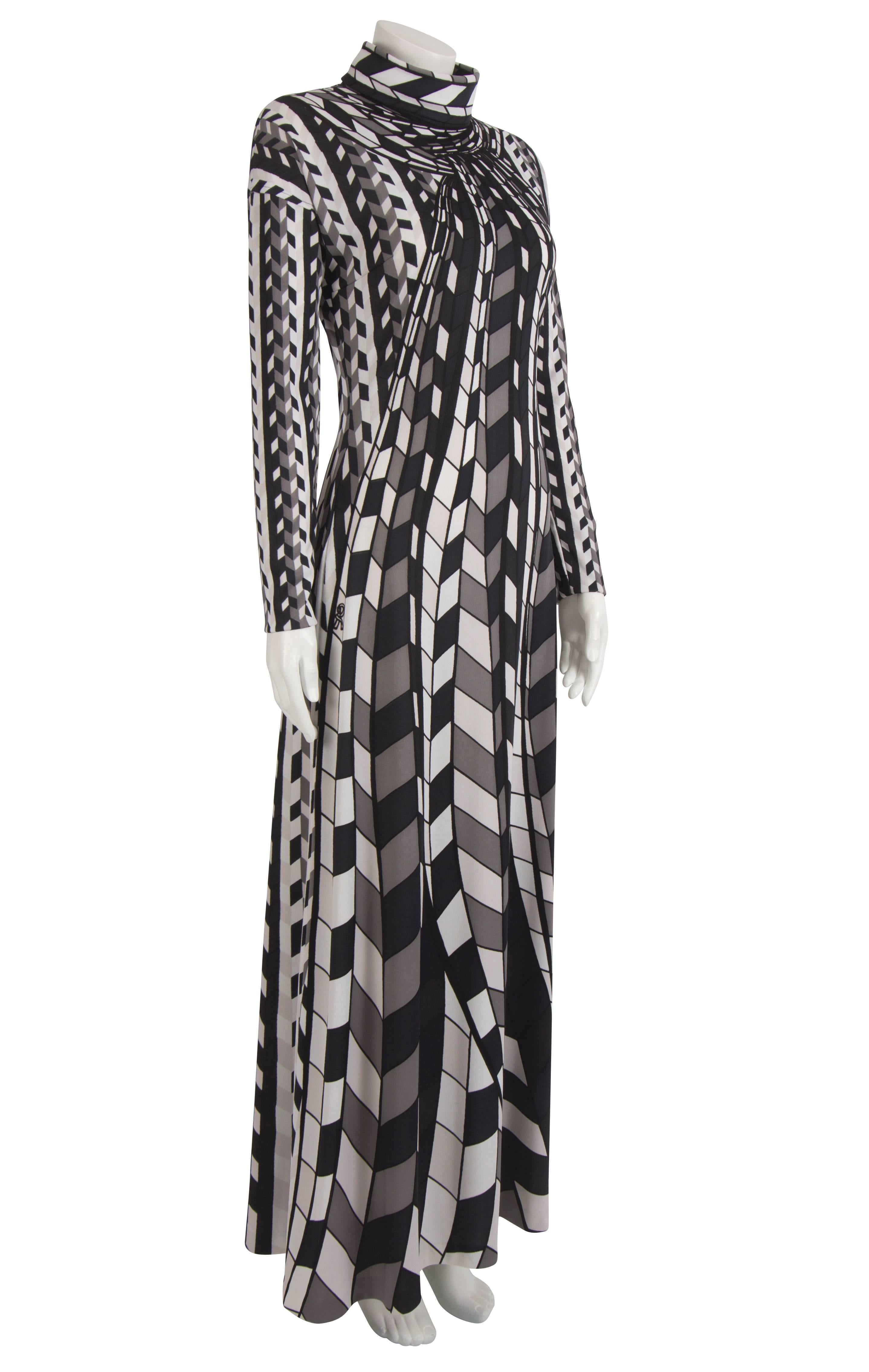 1970's Roberta di Camerino Monochrome Cubist Polo Neck Gown In Excellent Condition For Sale In London, GB