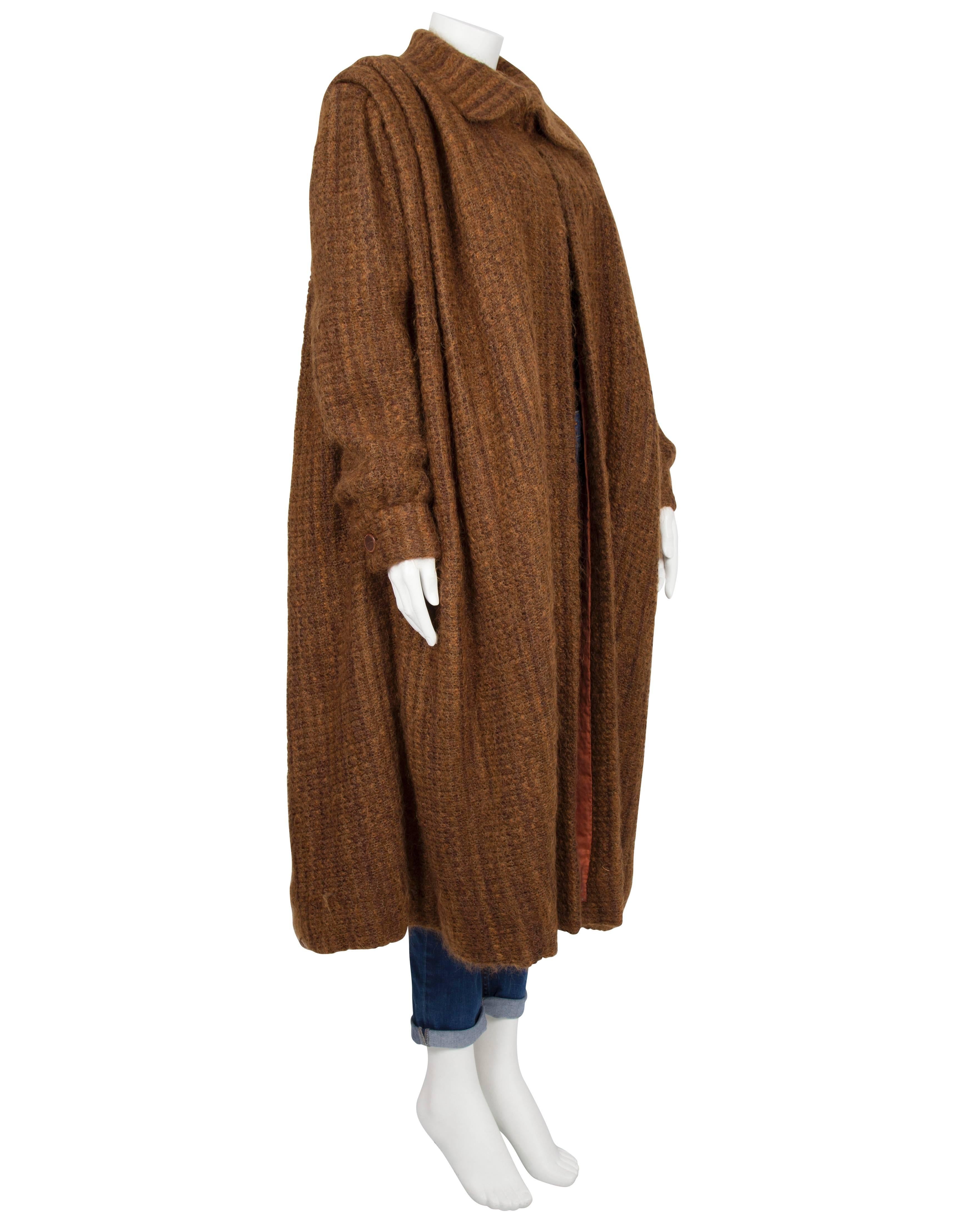 1950s Harald Ochre Boucle Wool Loose Coat with Pleating on Shoulders In Good Condition For Sale In London, GB