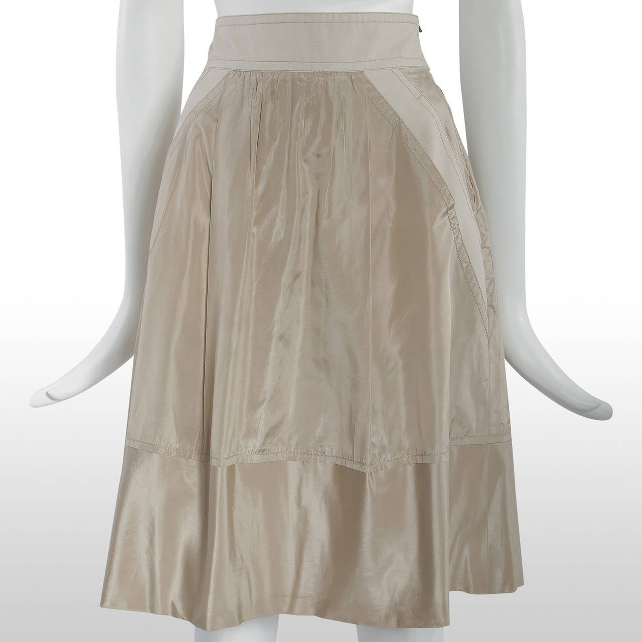 Women's Louis Vuitton (Spring/Summer 2003) Oatmeal Pleat Front Skirt For Sale
