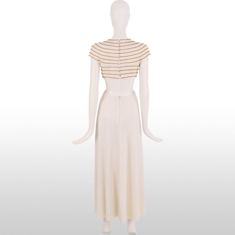 1970's Estévez Ivory and Gold Beaded Bodice Open Back Gown - Size S In Excellent Condition In London, GB