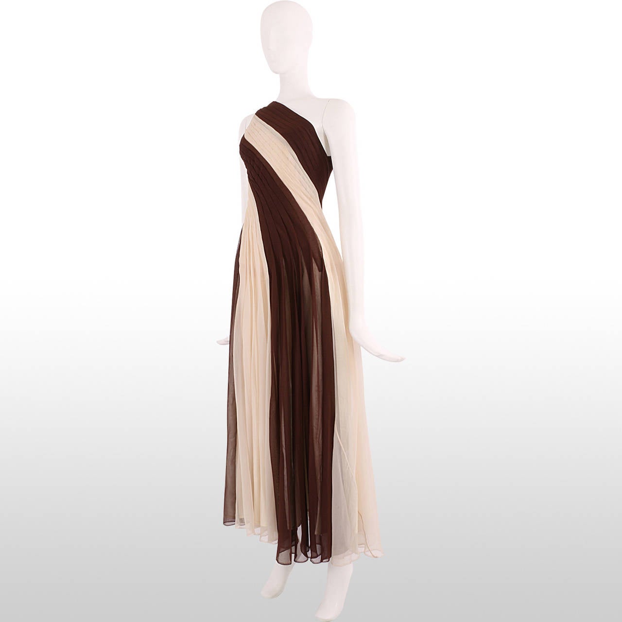 1970's Cocoa and Ivory One Shoulder Pleated Gown In Excellent Condition For Sale In London, GB