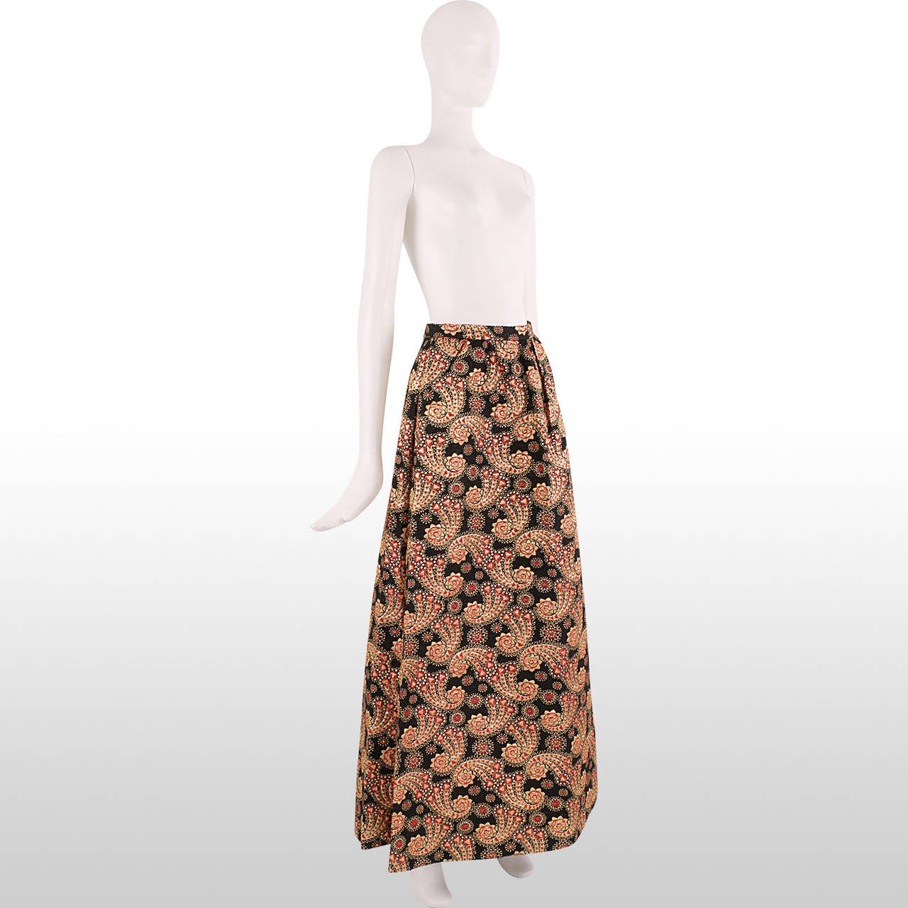 1960's Hardy Amies Pink and Gold Brocade Skirt In Excellent Condition For Sale In London, GB