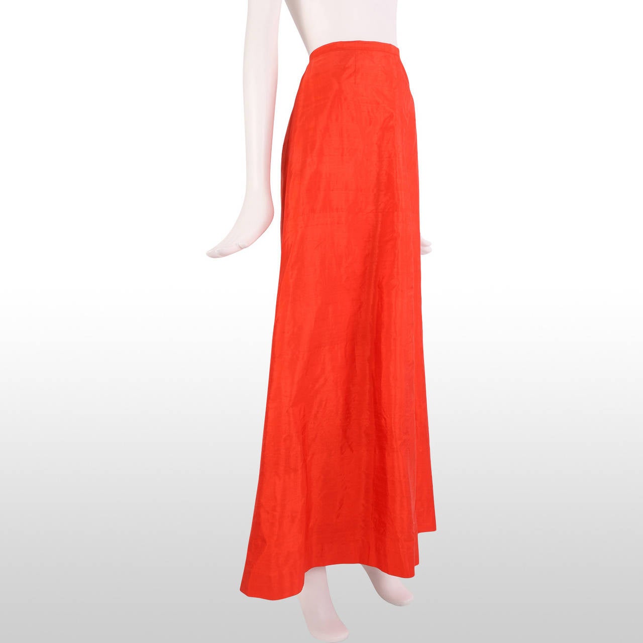 1970's Coral HarrodsThai Silk Skirt In Excellent Condition In London, GB