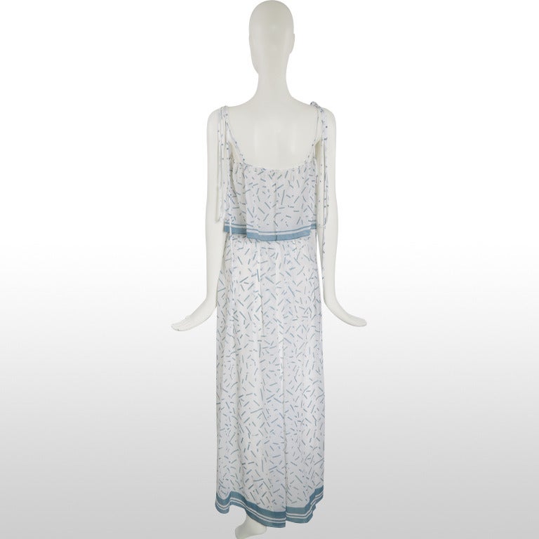 1970’s Ivory and Pale Blue Line Print Dress In Excellent Condition For Sale In London, GB