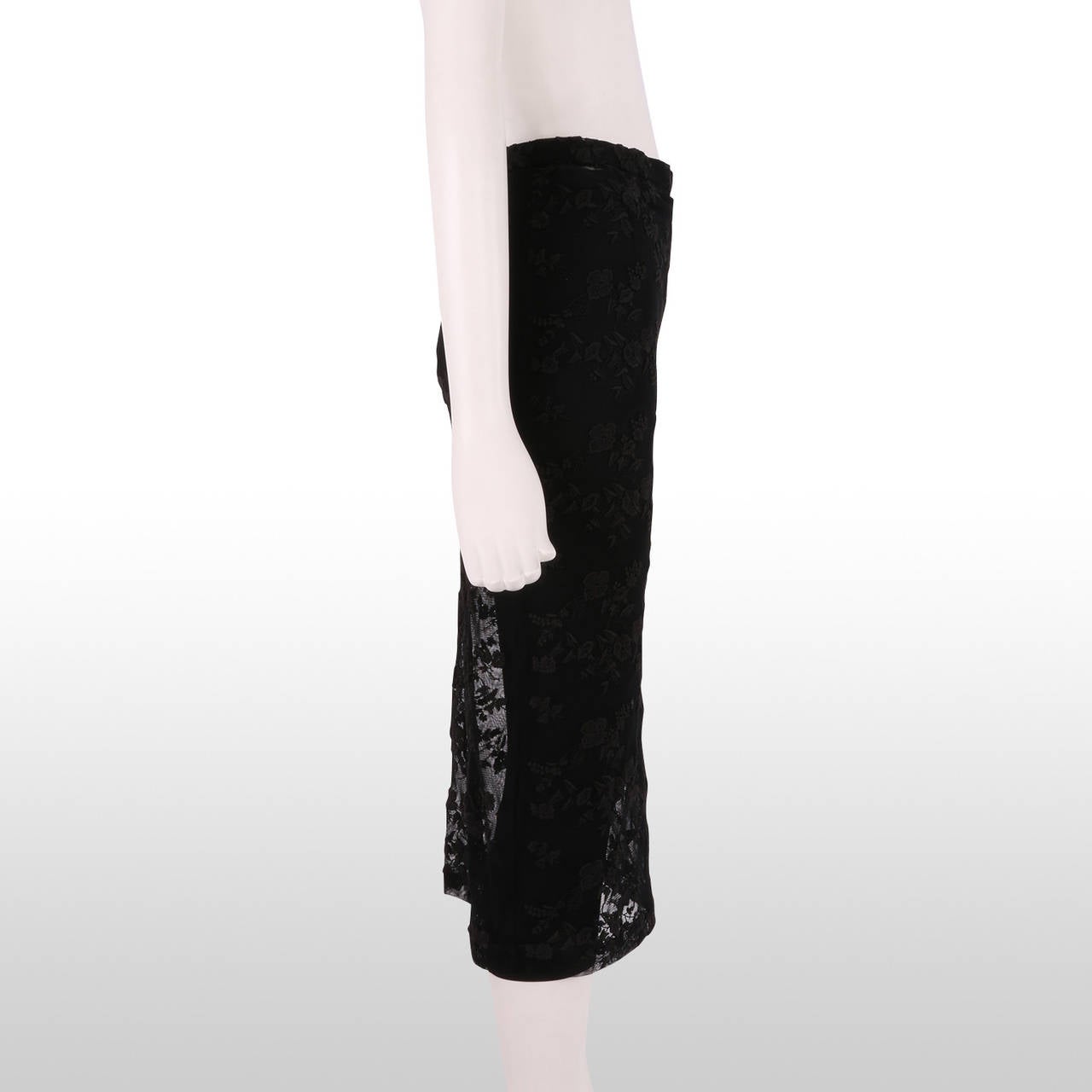 Dolce & Gabbana Black Pedal Pusher Leggings with Lace Skirt Overlay In Excellent Condition For Sale In London, GB
