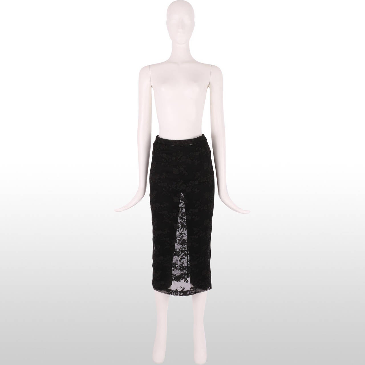 Dolce & Gabbana Black Pedal Pusher Leggings with Lace Skirt Overlay For Sale 3
