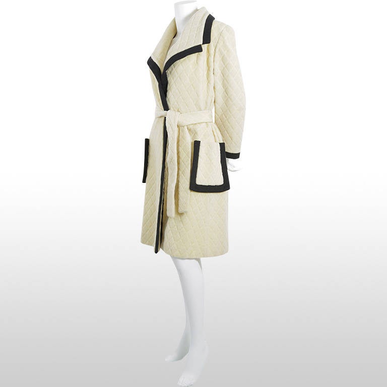 Beige 1960'S Lilli Ann Cream Diamond & Black Trim Belted Coat - Size S/M For Sale