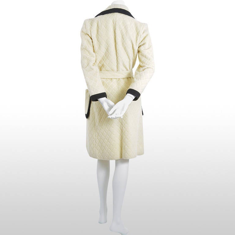 1960'S Lilli Ann Cream Diamond & Black Trim Belted Coat - Size S/M For Sale 1