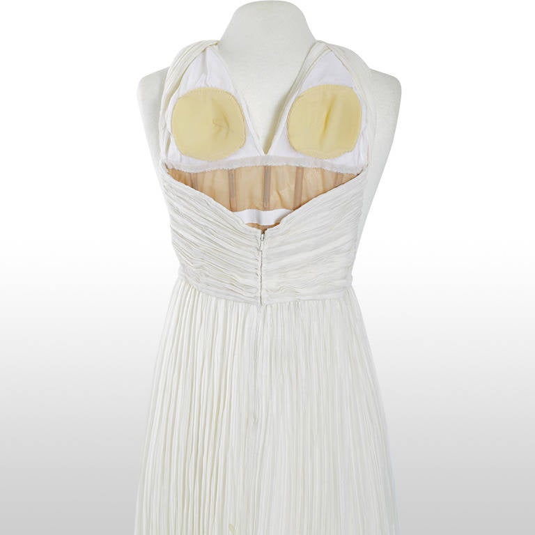 Ungaro Couture Ivory Gown In Good Condition For Sale In London, GB