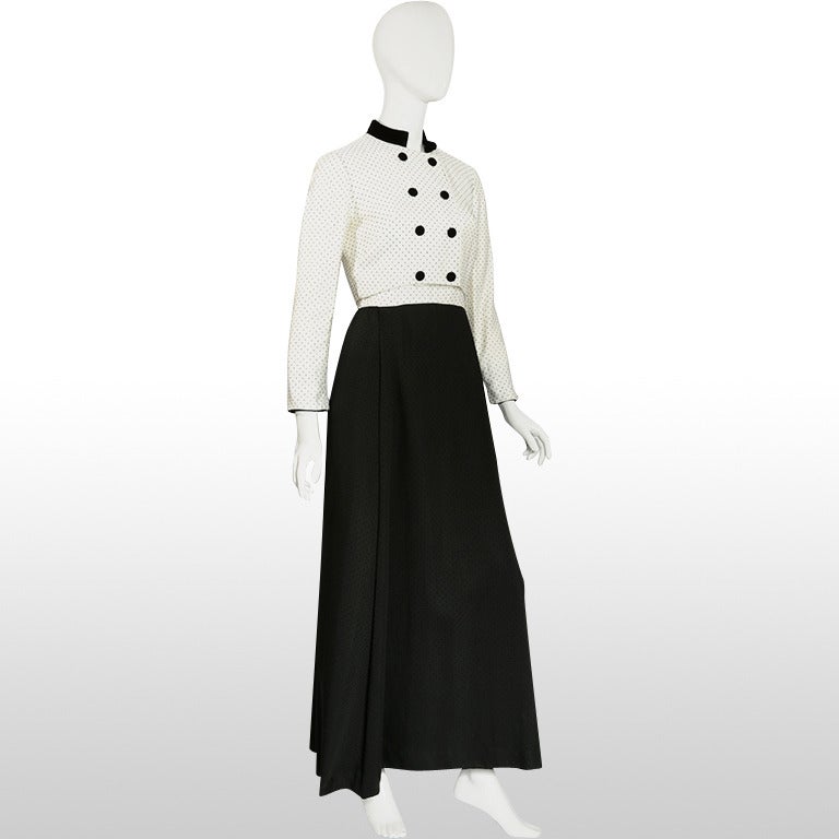 This is a spectacular and very chic 2 piece originating from the 60's by Californian designer Emma Domb, who was active from 1939 to the 70s. This company specialized in wedding, party and prom dresses, and were also known for smart ensembles. This