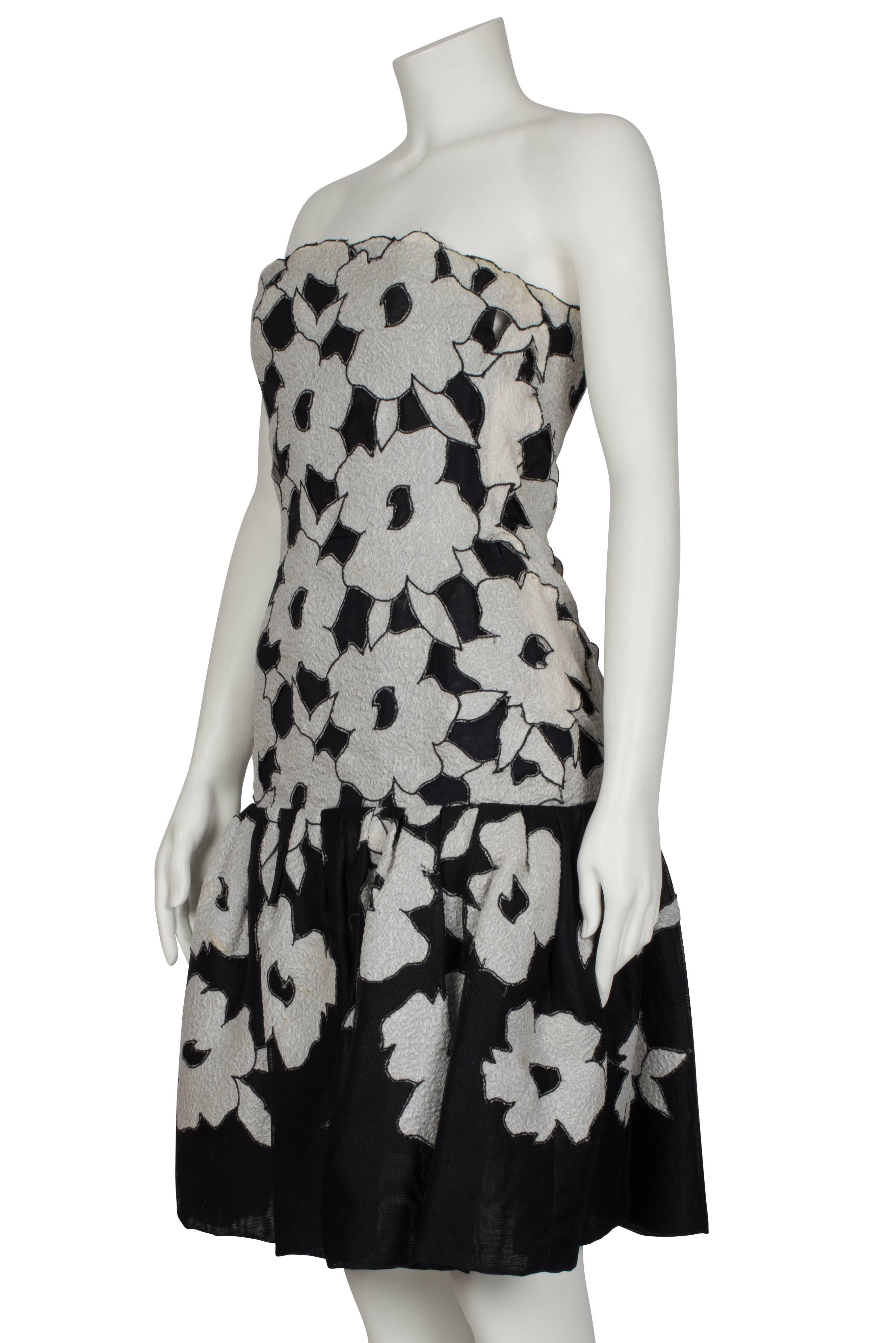Christian Dior Couture Monochrome Floral Bandeau Dress Spring/Summer 1983 In Excellent Condition For Sale In London, GB