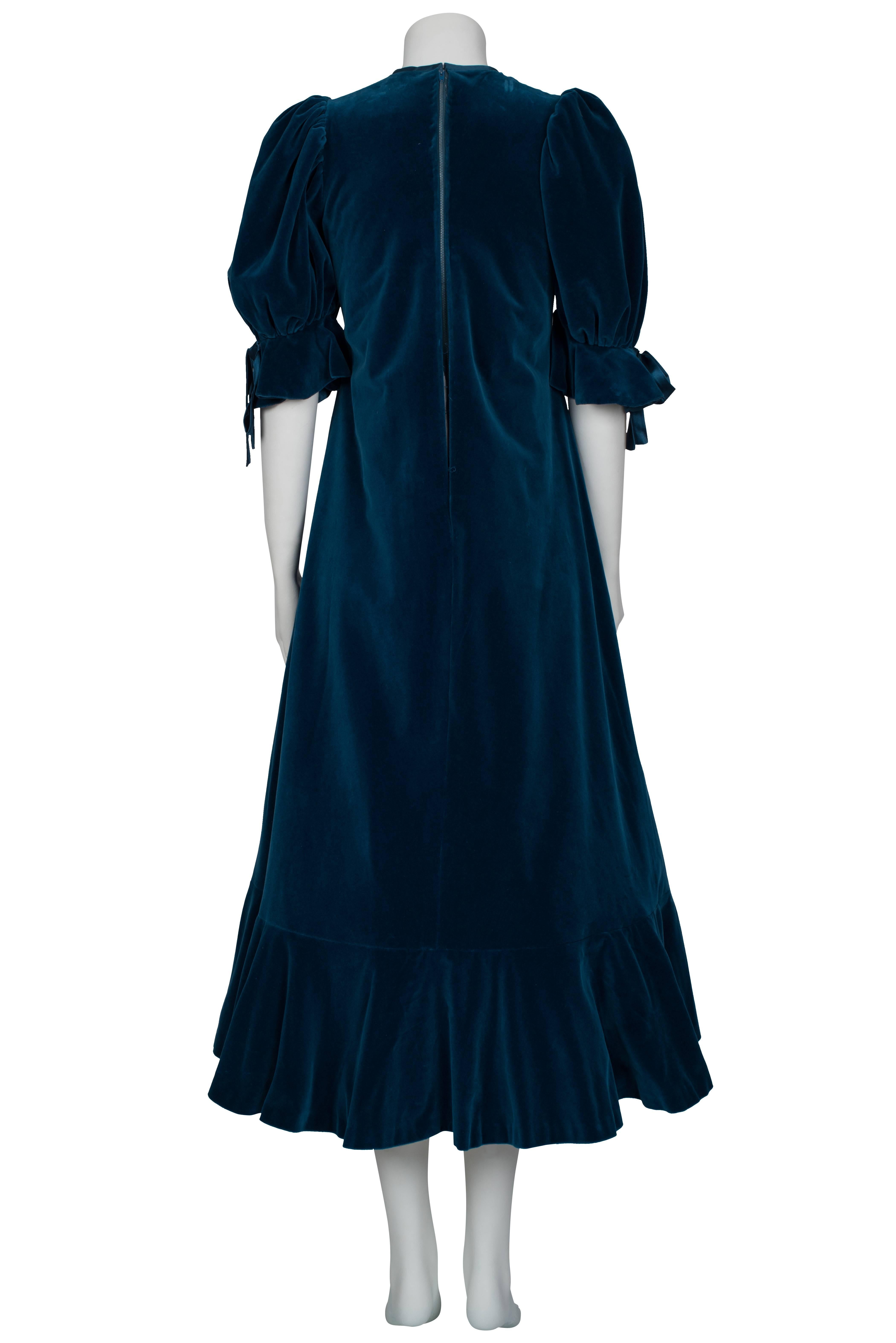 Gina Fratini blue velvet puff sleeve dress ca 1970 In Excellent Condition In London, GB