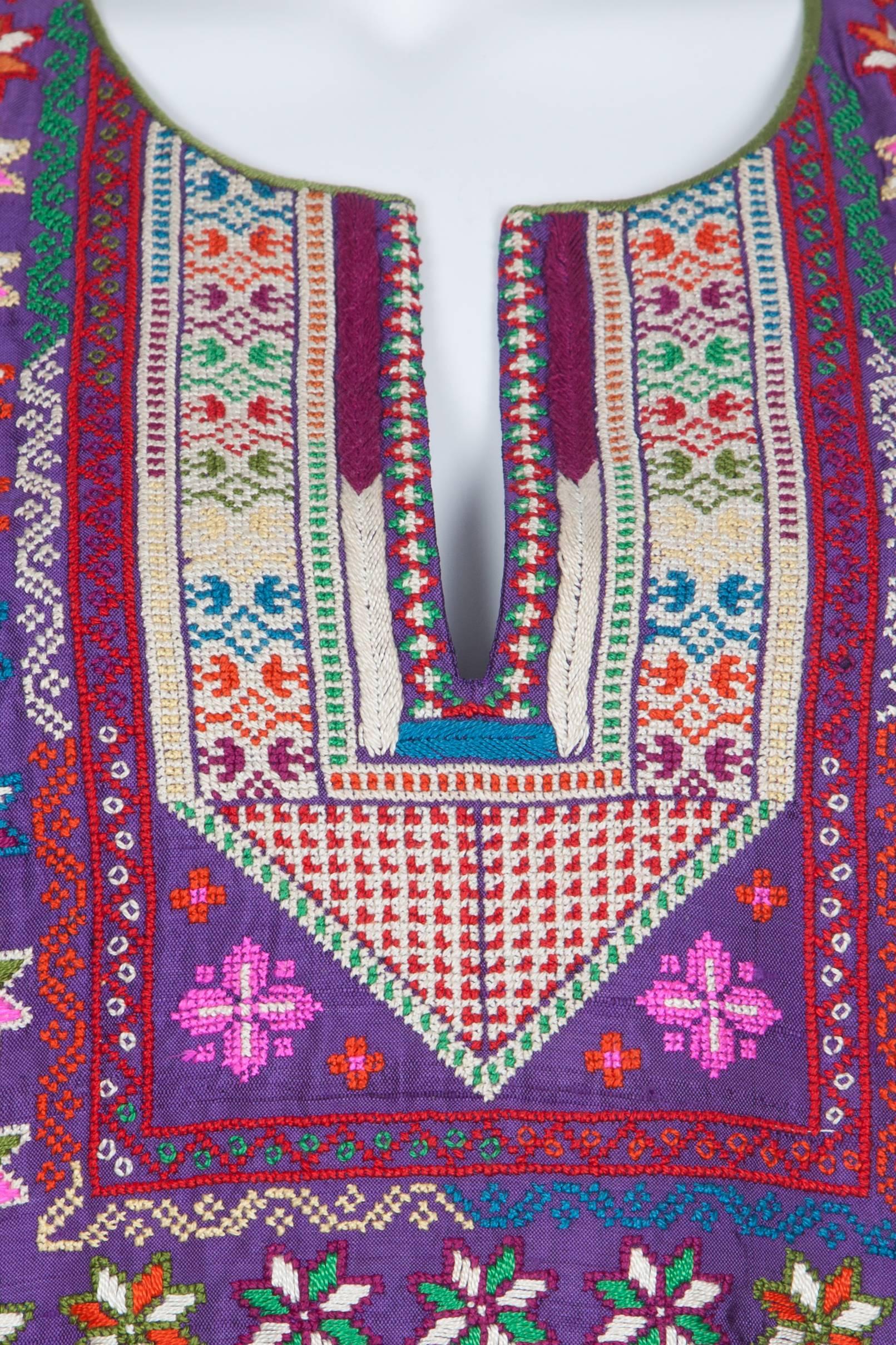 Arabesque Hand-embroidered Silk Kaftan 2