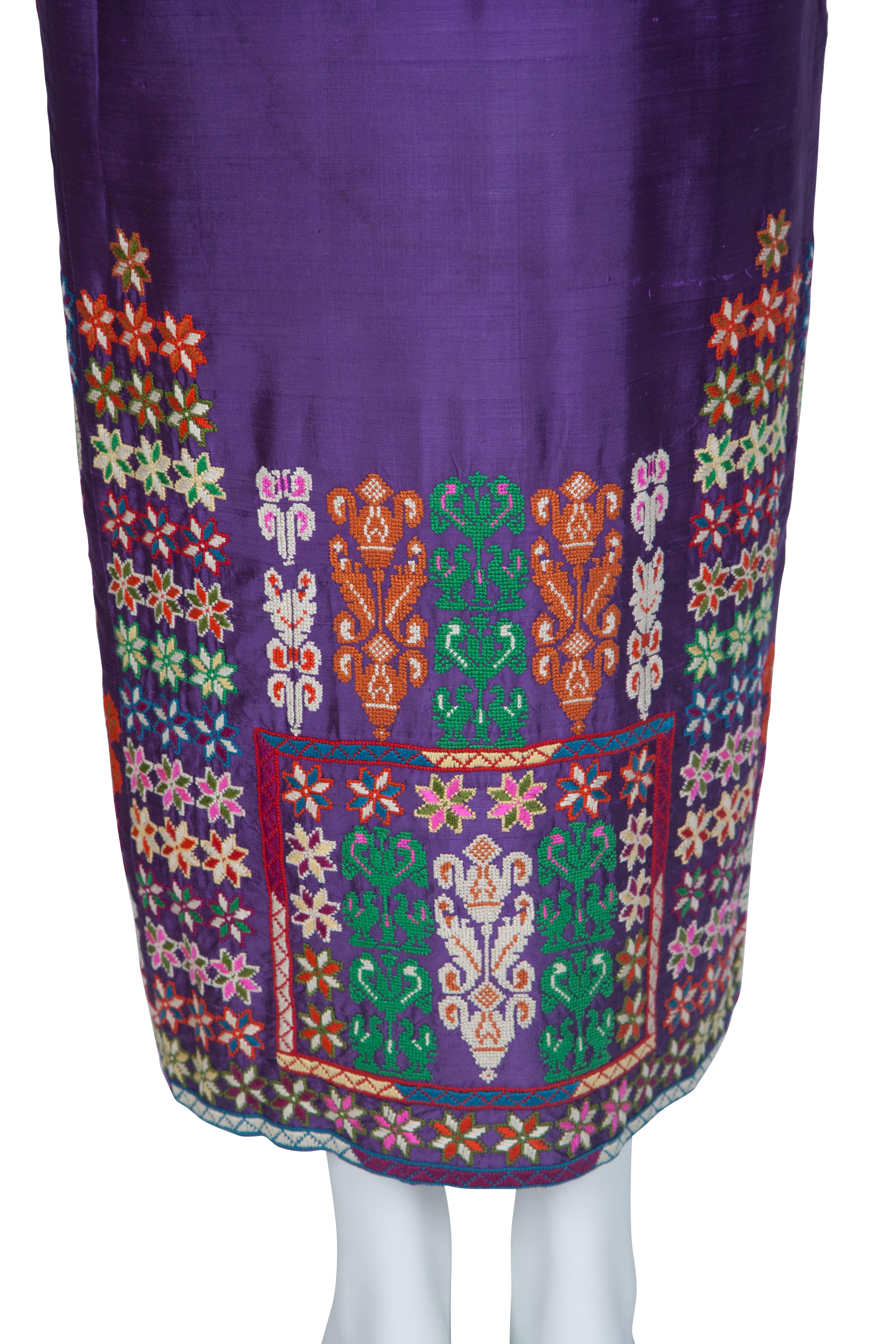 Arabesque Hand-embroidered Silk Kaftan 5