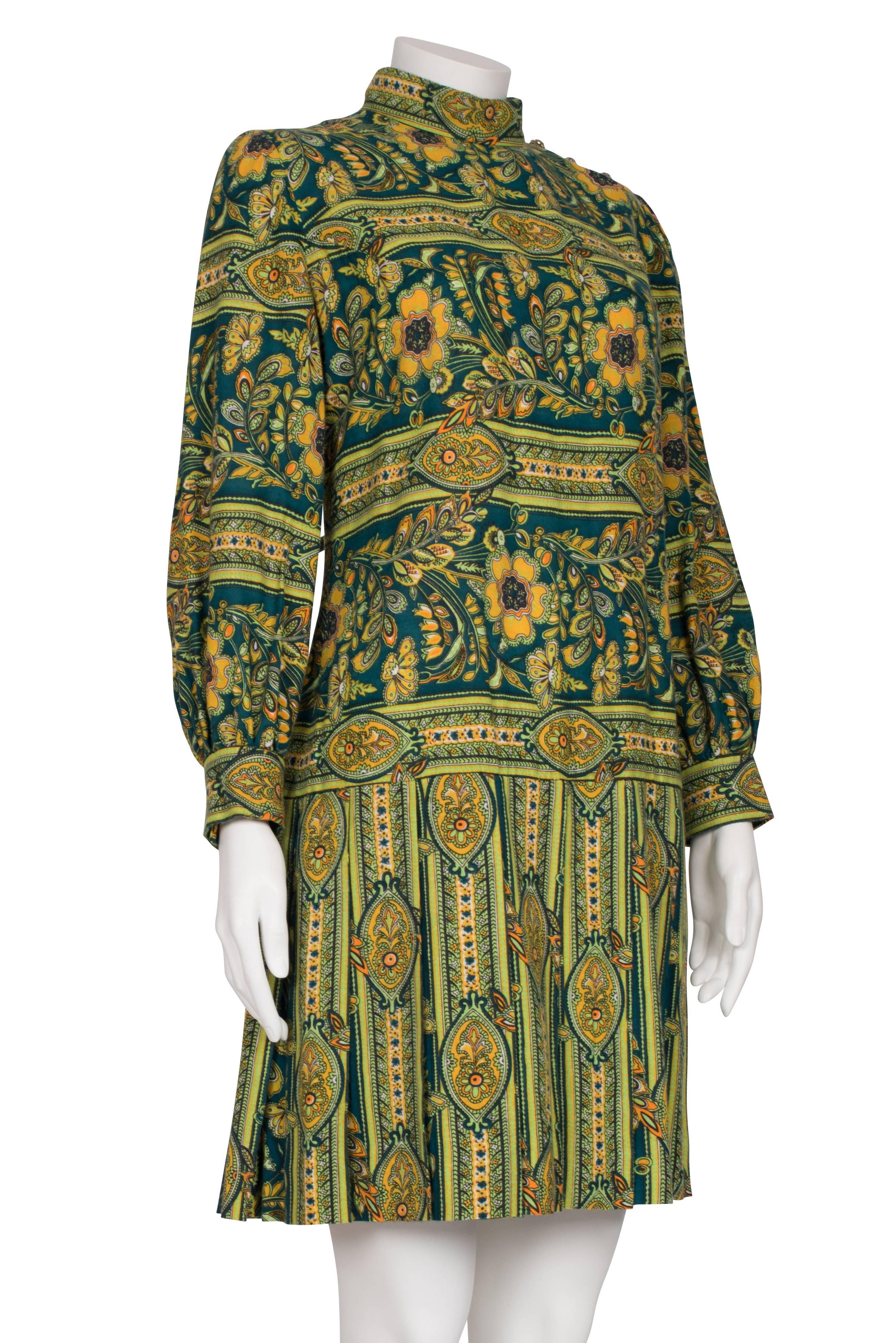 Late 1960's Leslie Fay Green and Yellow Floral Paisley Drop Waist Dress In Excellent Condition In London, GB