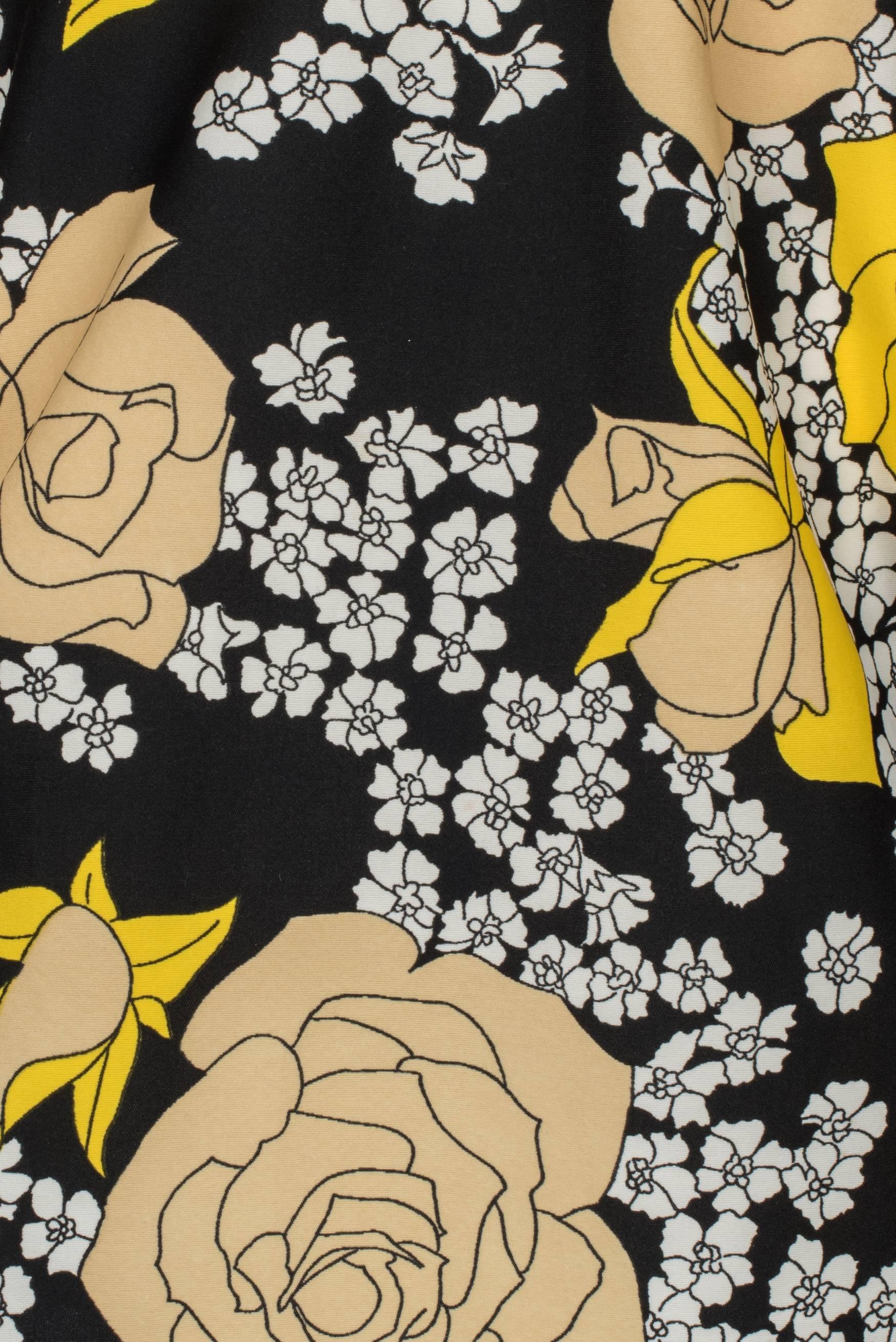 1970's Yellow & Black Floral Dress with Geometric Frieze For Sale 4