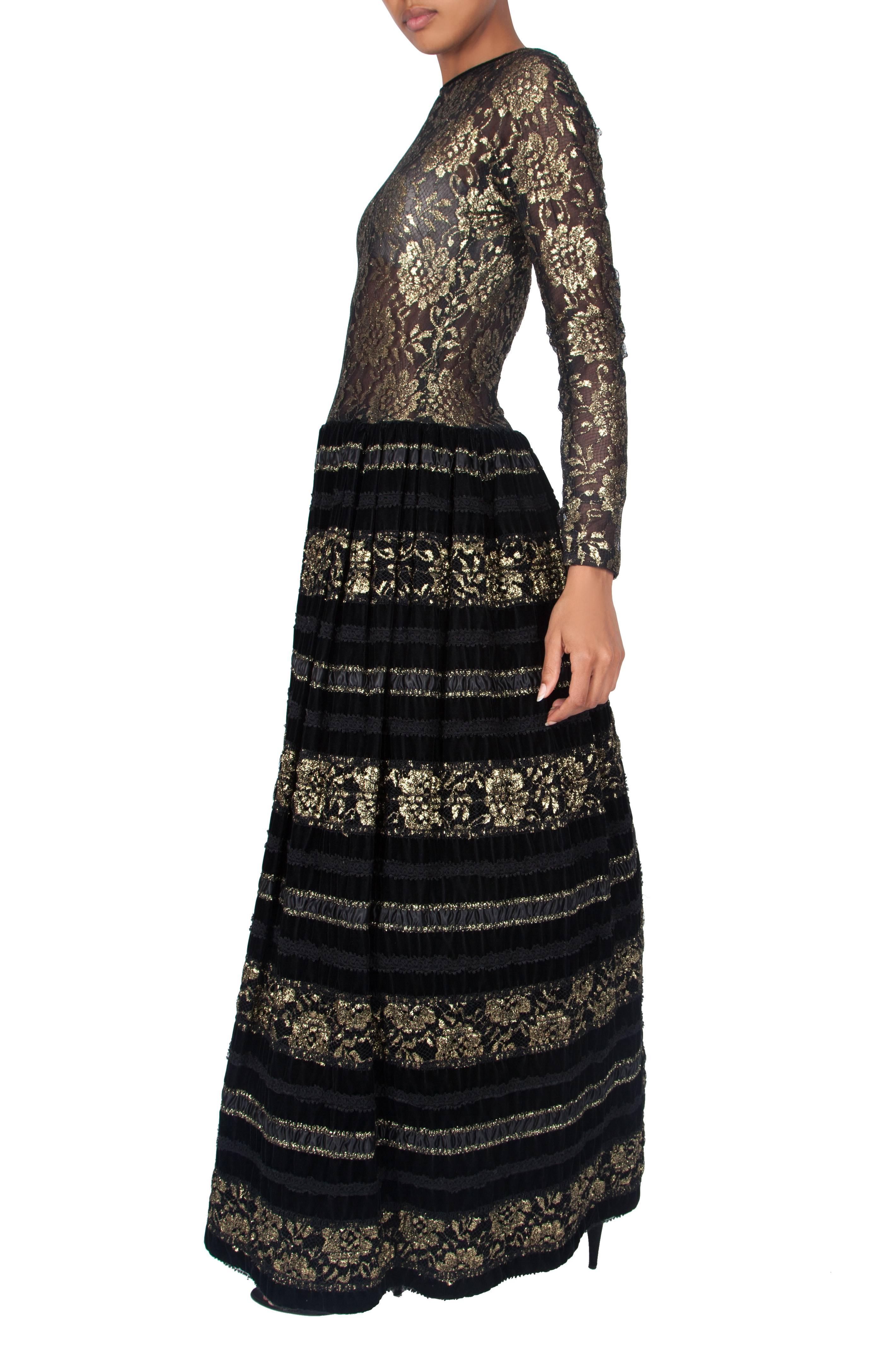 1960's Arnold Scaasi Couture Black & Gold Metallic Lace Gown In Excellent Condition For Sale In London, GB