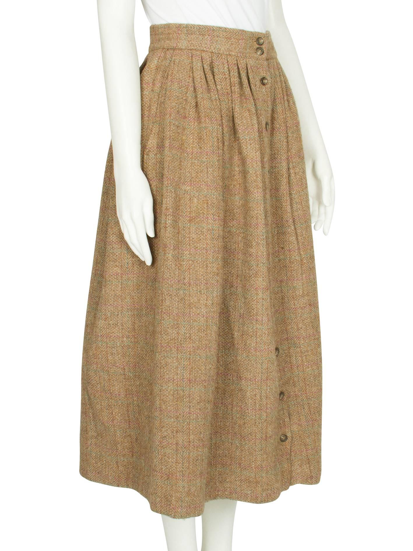 1980s Ralph Lauren Pale Brown Tweed Buttoned Down Skirt For Sale 2