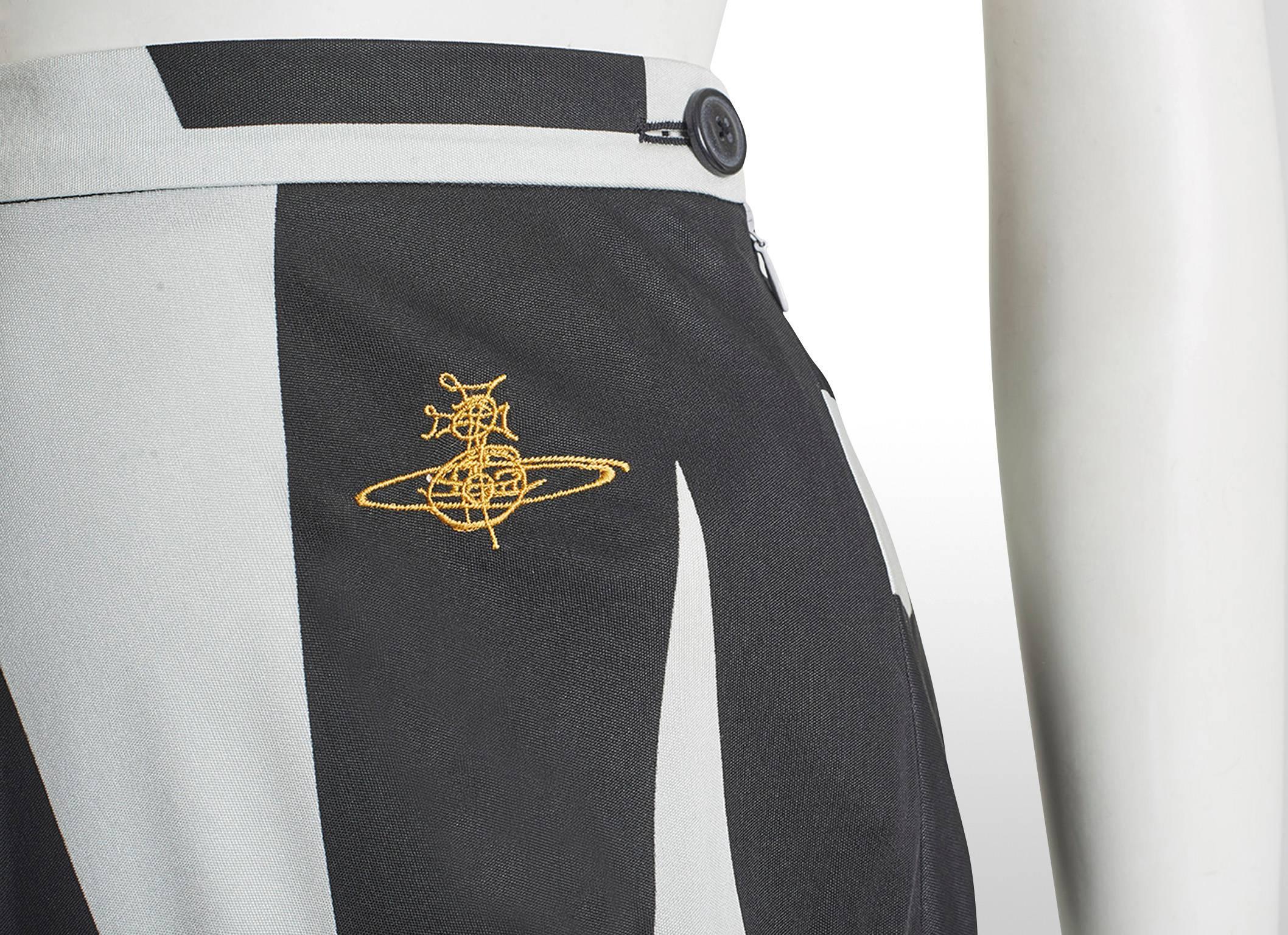 Vivienne Westwood Gold Label Resurrection Black and Ivory Capitals Print Skirt  For Sale 2