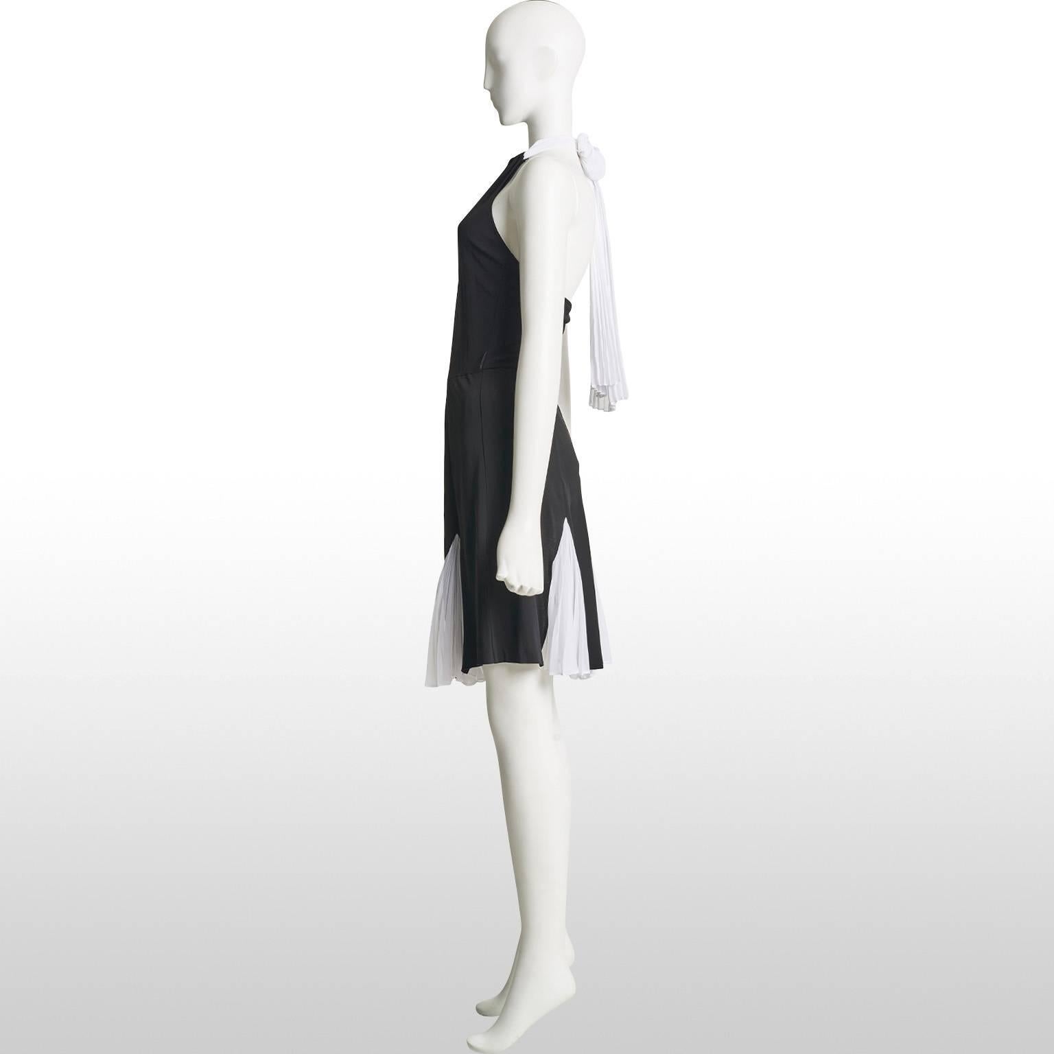 Diane Von Furstenberg Black and White Halter Neck Dress  In Excellent Condition For Sale In London, GB