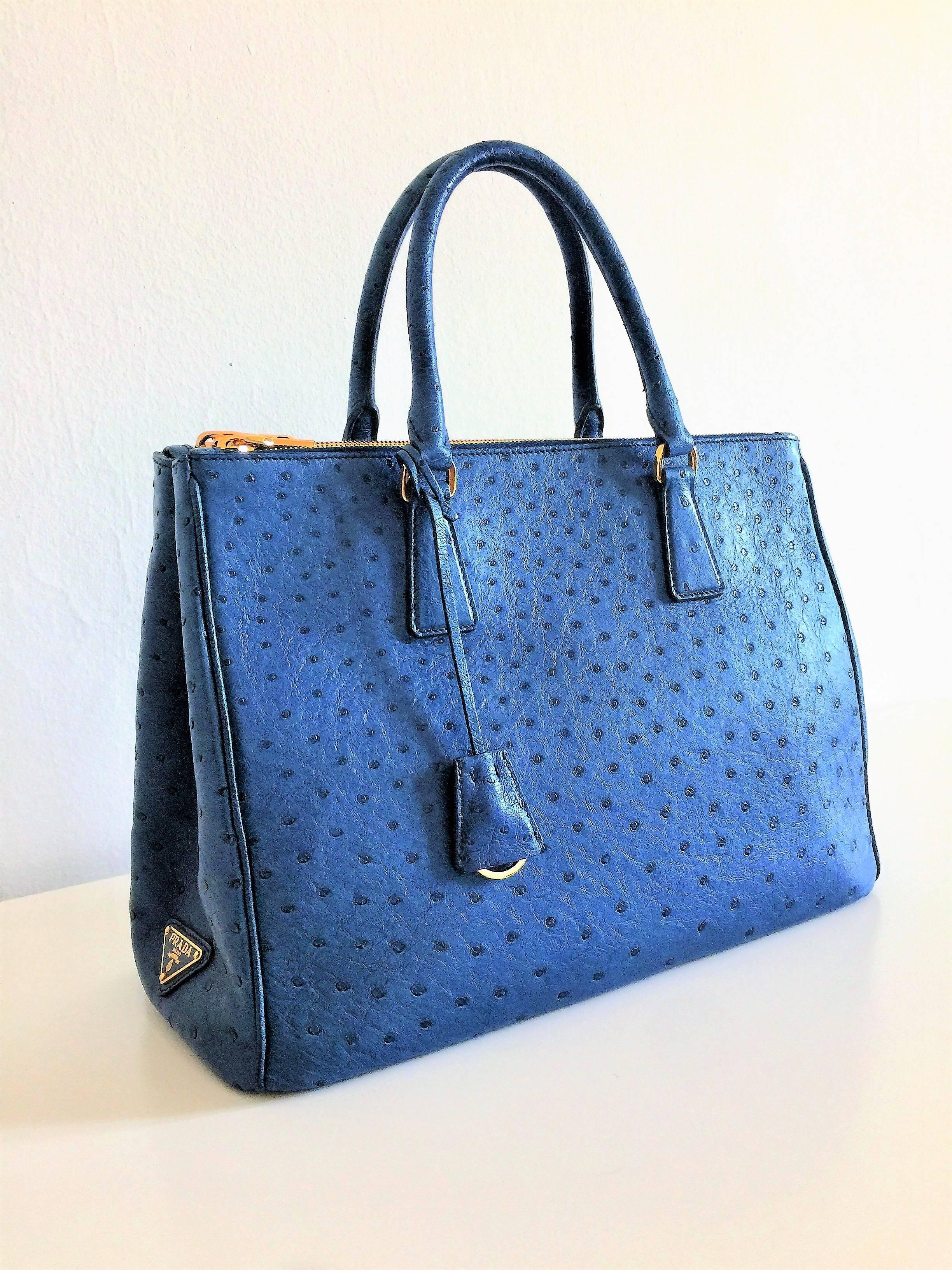 Prada Cobalt Blue Ostrich Leather 'Galleria' Crossbody Tote Bag In Excellent Condition For Sale In Milan, IT