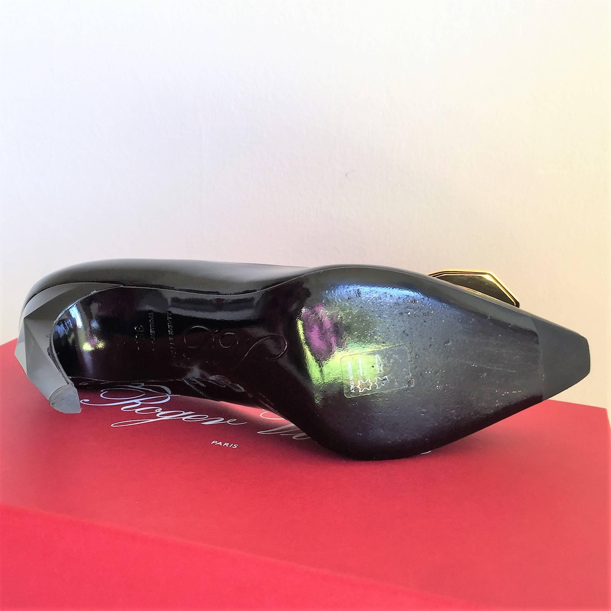 Women's Roger Vivier Black Patent Leather Shoes Size 6.5, Heel Shoes in perfect status For Sale