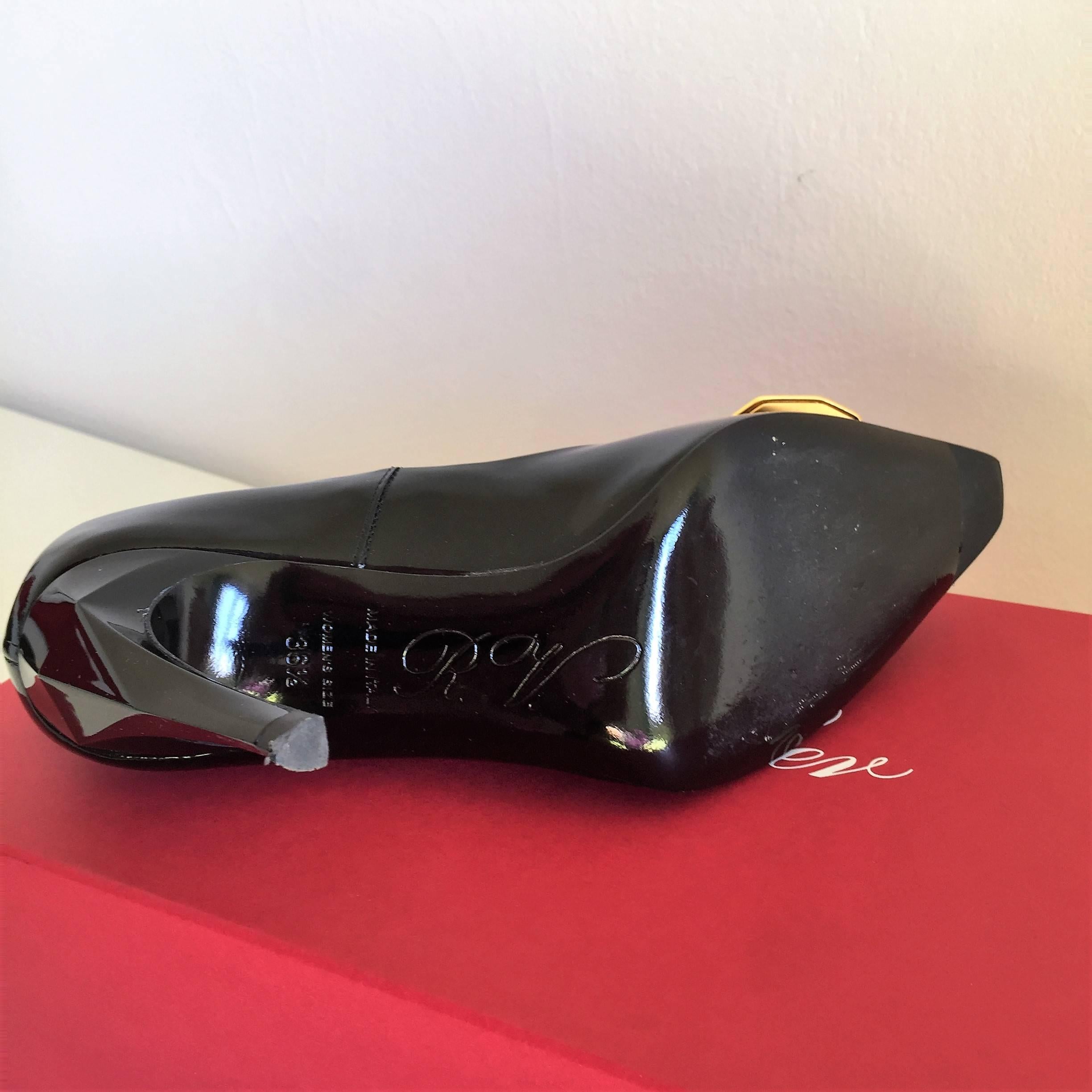 Roger Vivier Black Patent Leather Shoes Size 6.5, Heel Shoes in perfect status For Sale 2