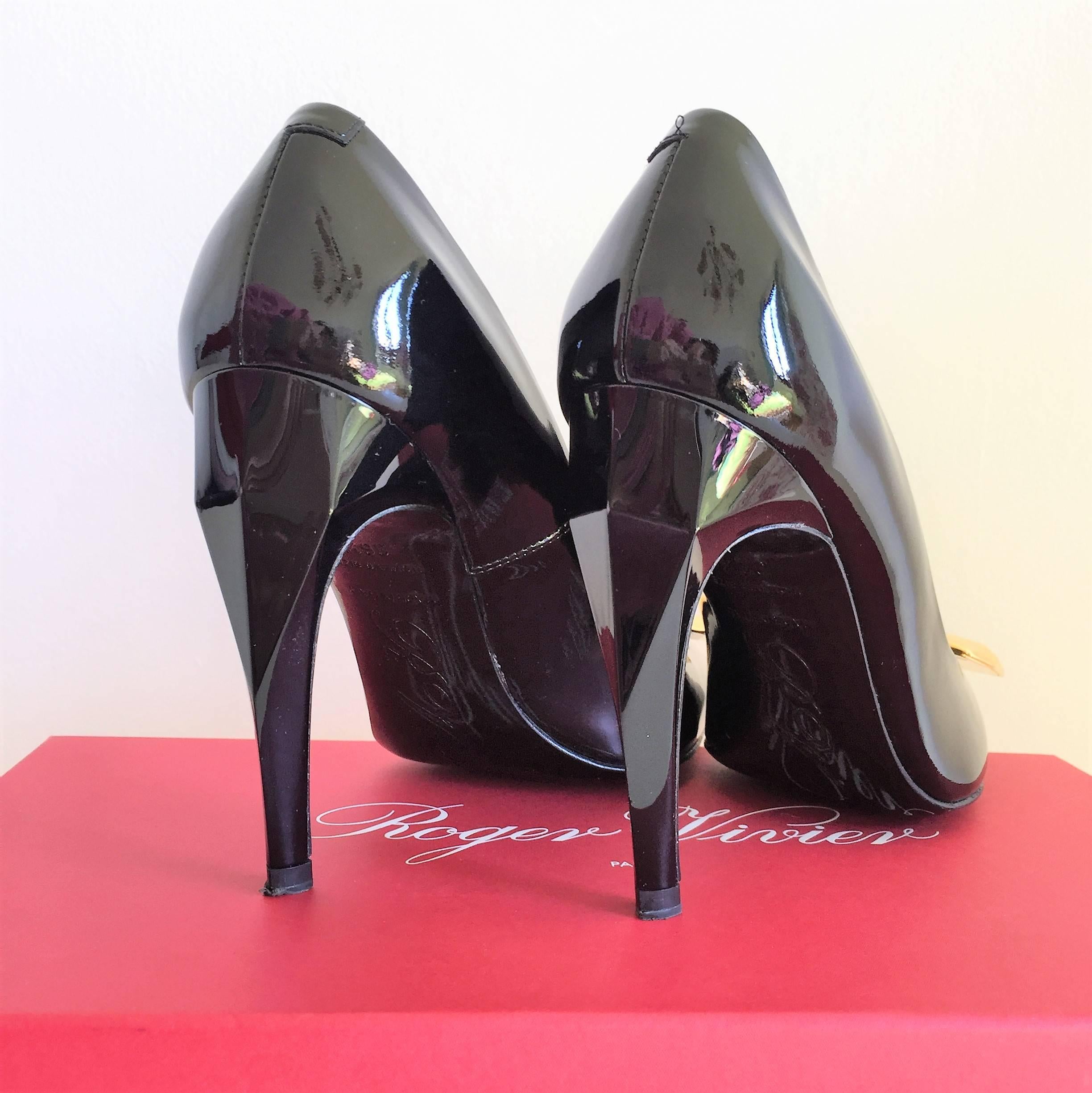 Roger Vivier Black Patent Leather Shoes Size 6.5, Heel Shoes in perfect status For Sale 3