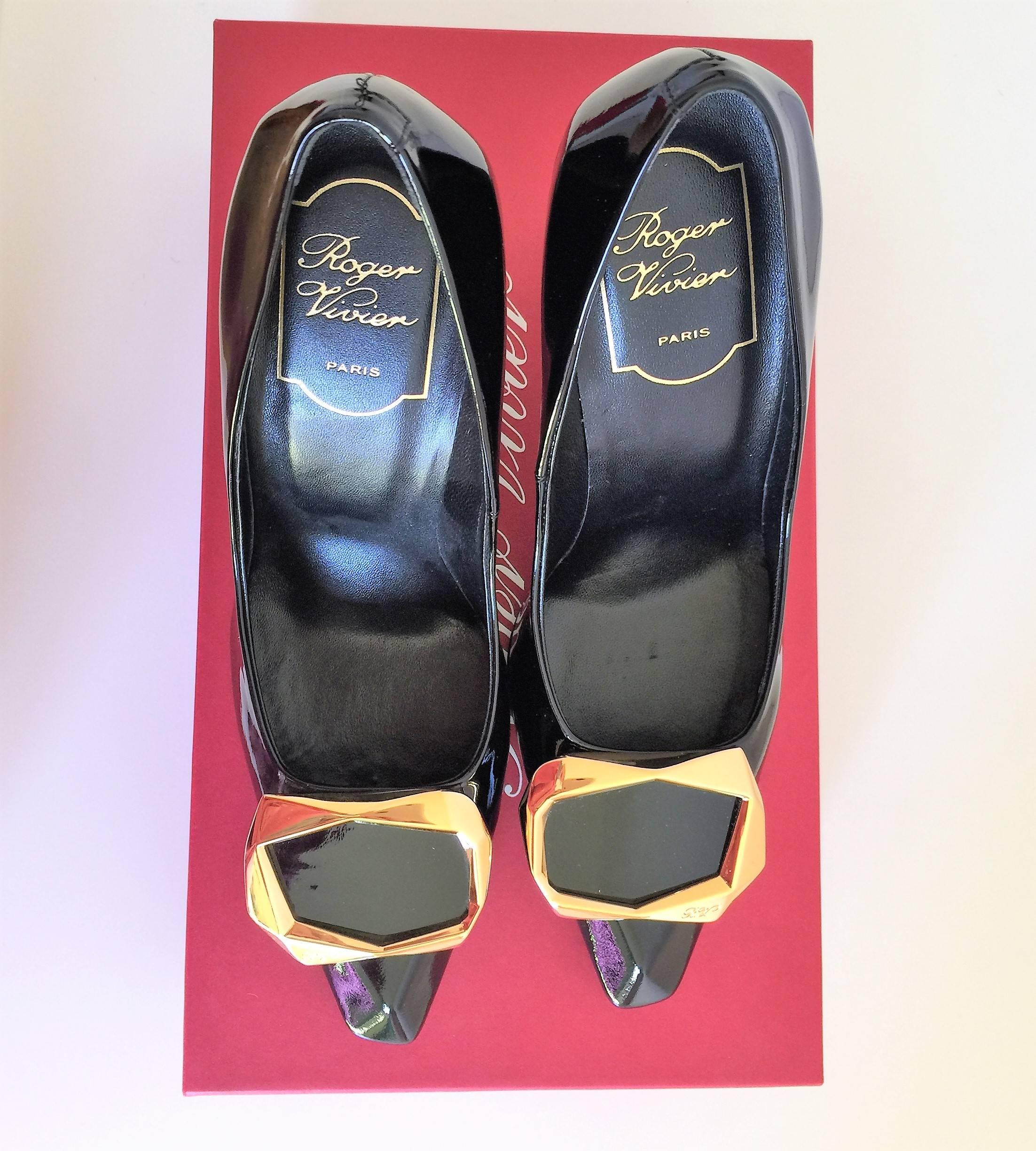 Roger Vivier Black Patent Leather Shoes Size 6.5, Heel Shoes in perfect status For Sale 4