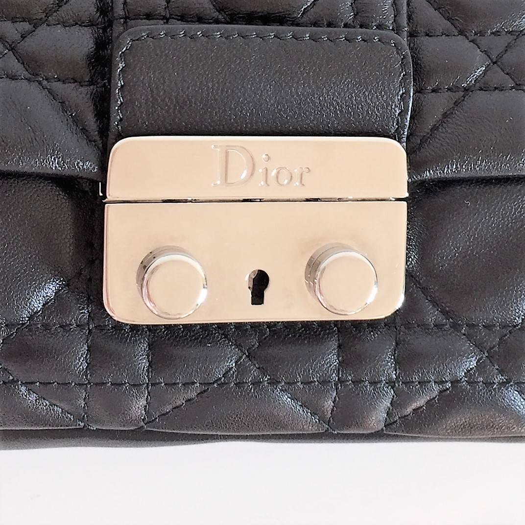 Miss Dior Lock Promenade Black Leather Pochette Wallet on Chain In Excellent Condition For Sale In Milan, IT