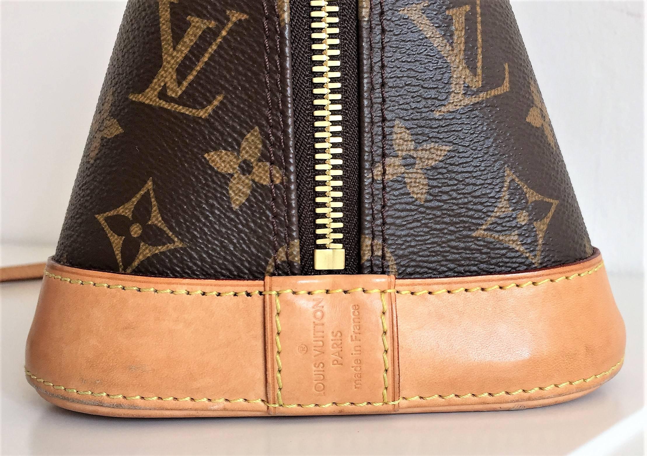 Women's LOUIS VUITTON Alma PM Crossbody / Hand bag, LV monogram with Shoulder Strap For Sale