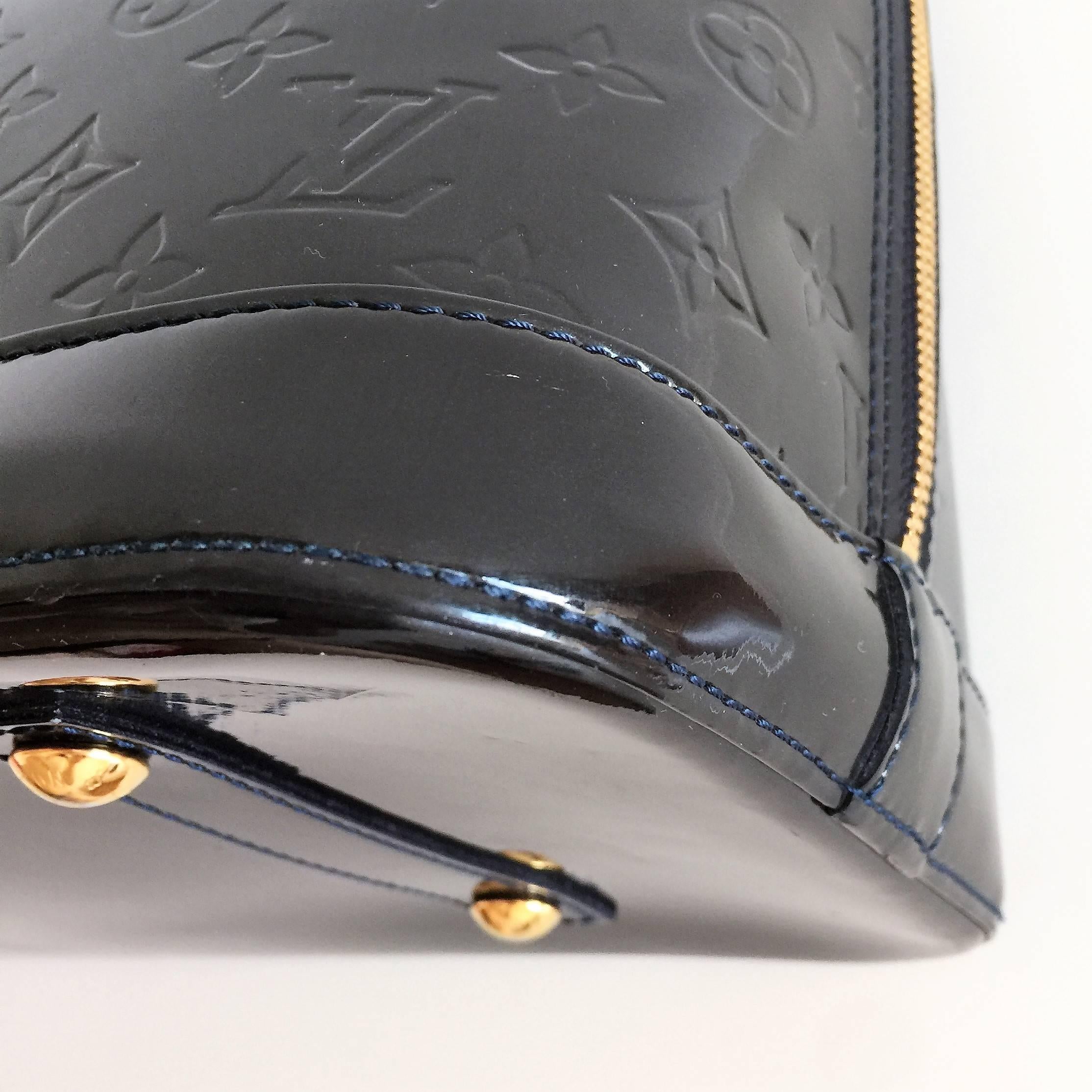 Louis Vuitton Alma GM Blue Vernis Leather Handbag  For Sale 5