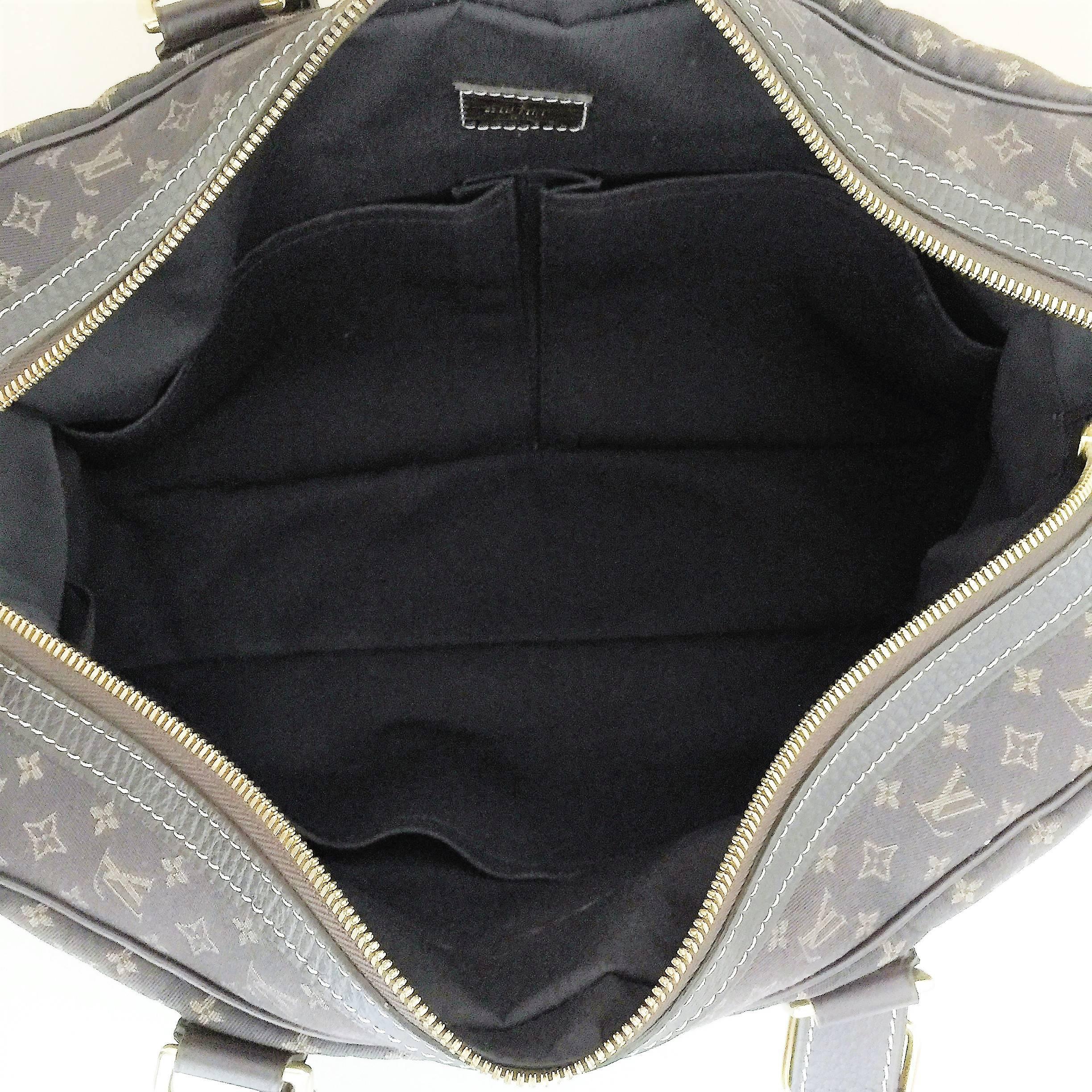 Women's or Men's Louis Vuitton Mini Lin Sac a Langer Diaper Shoulder Bag Ebene For Sale