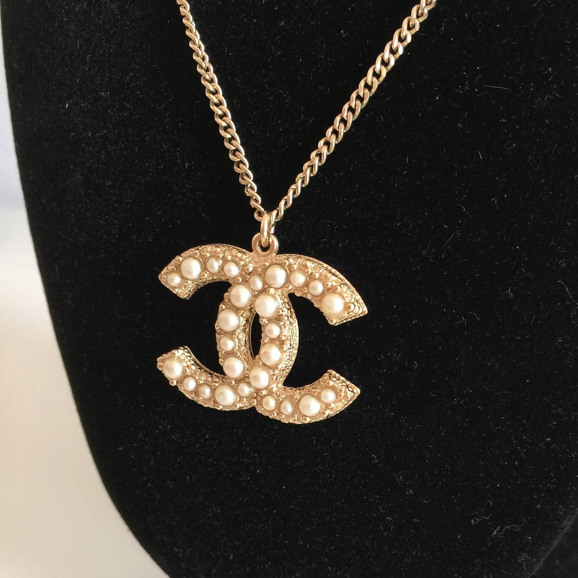 Chanel Necklace with CC logo pendant 100th Anniversary, Limited Editions  For Sale 1