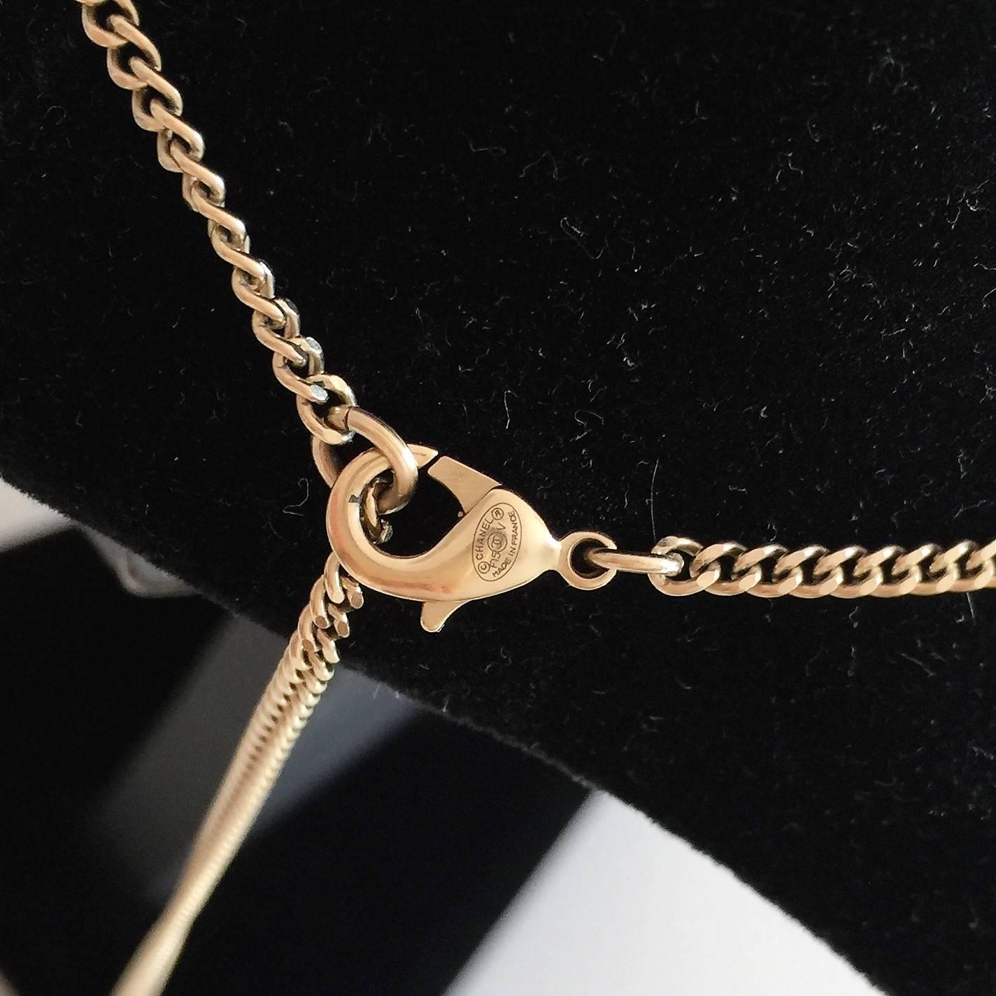 Chanel Necklace with CC logo pendant 100th Anniversary, Limited Editions  For Sale 2